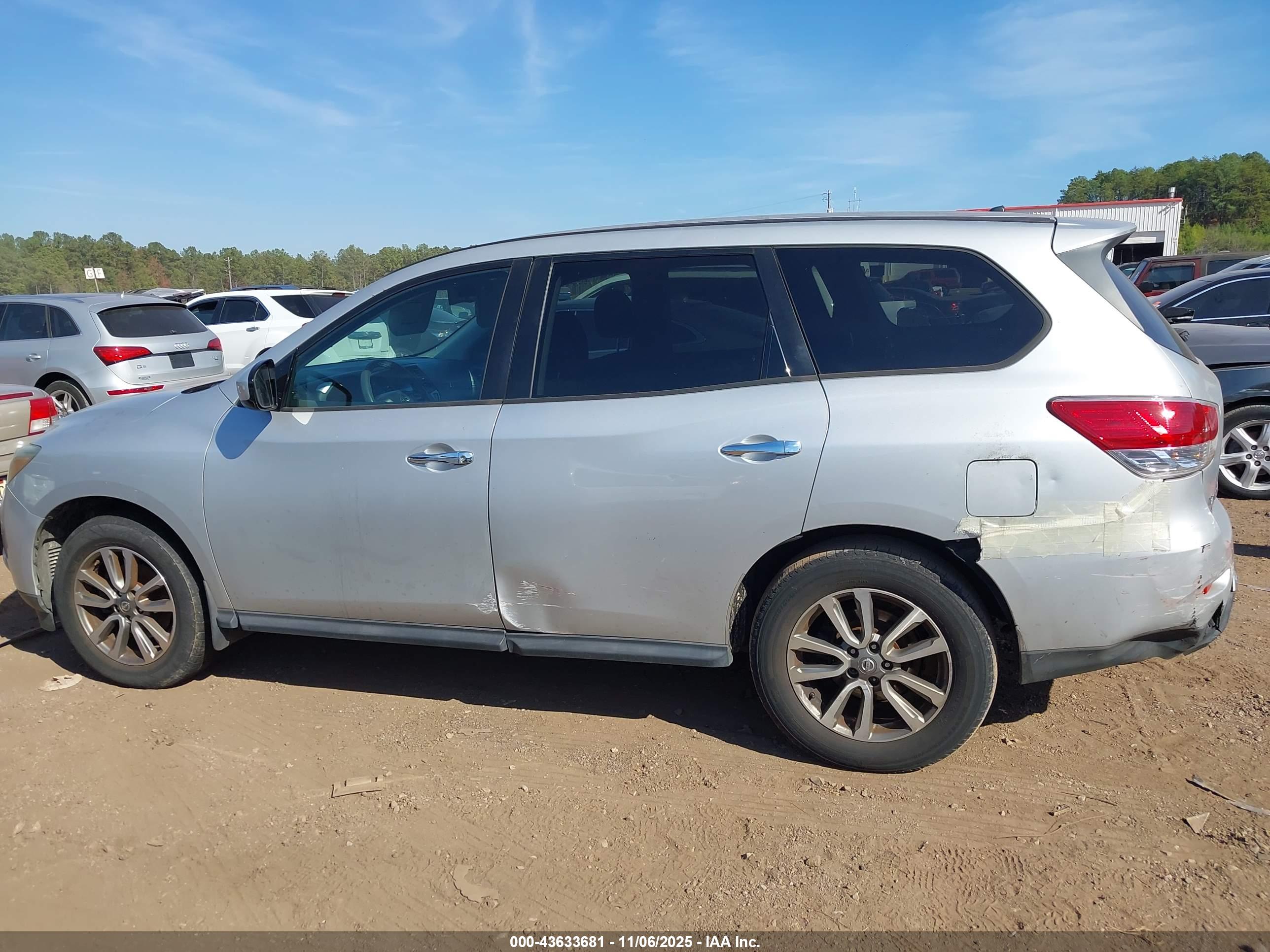 NISSAN PATHFINDER image 6