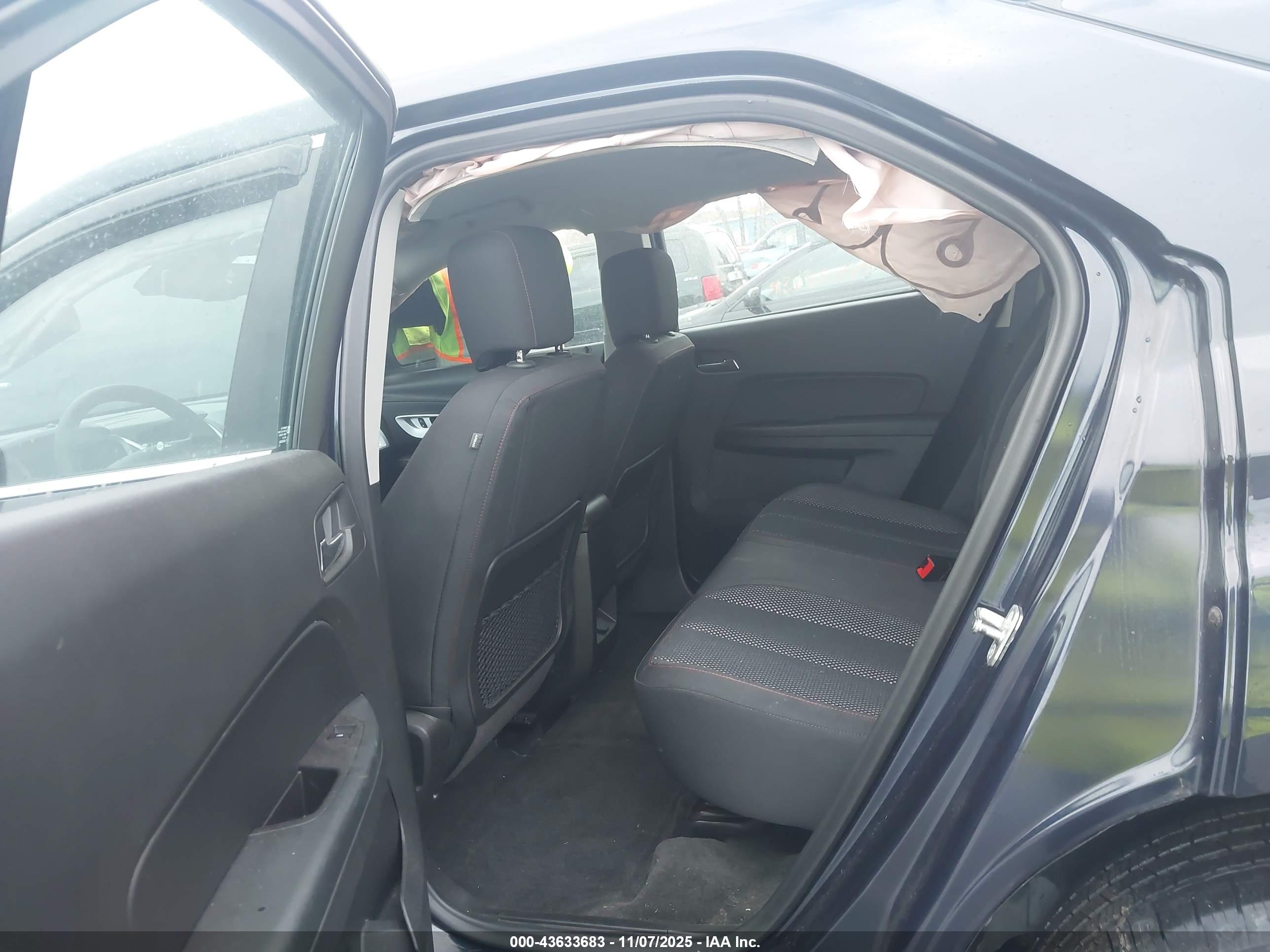 CHEVROLET EQUINOX image 8