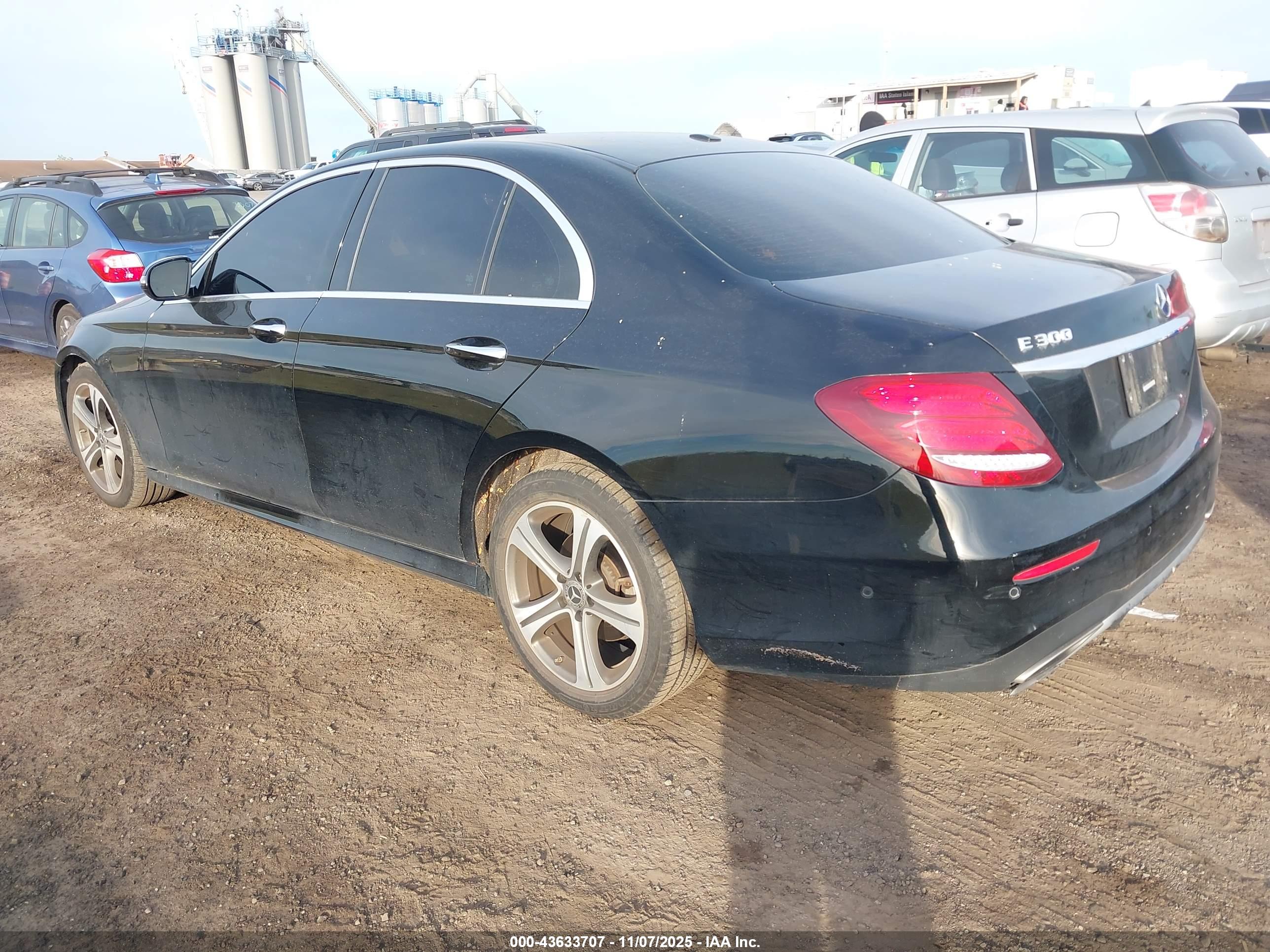 MERCEDES-BENZ E image 3