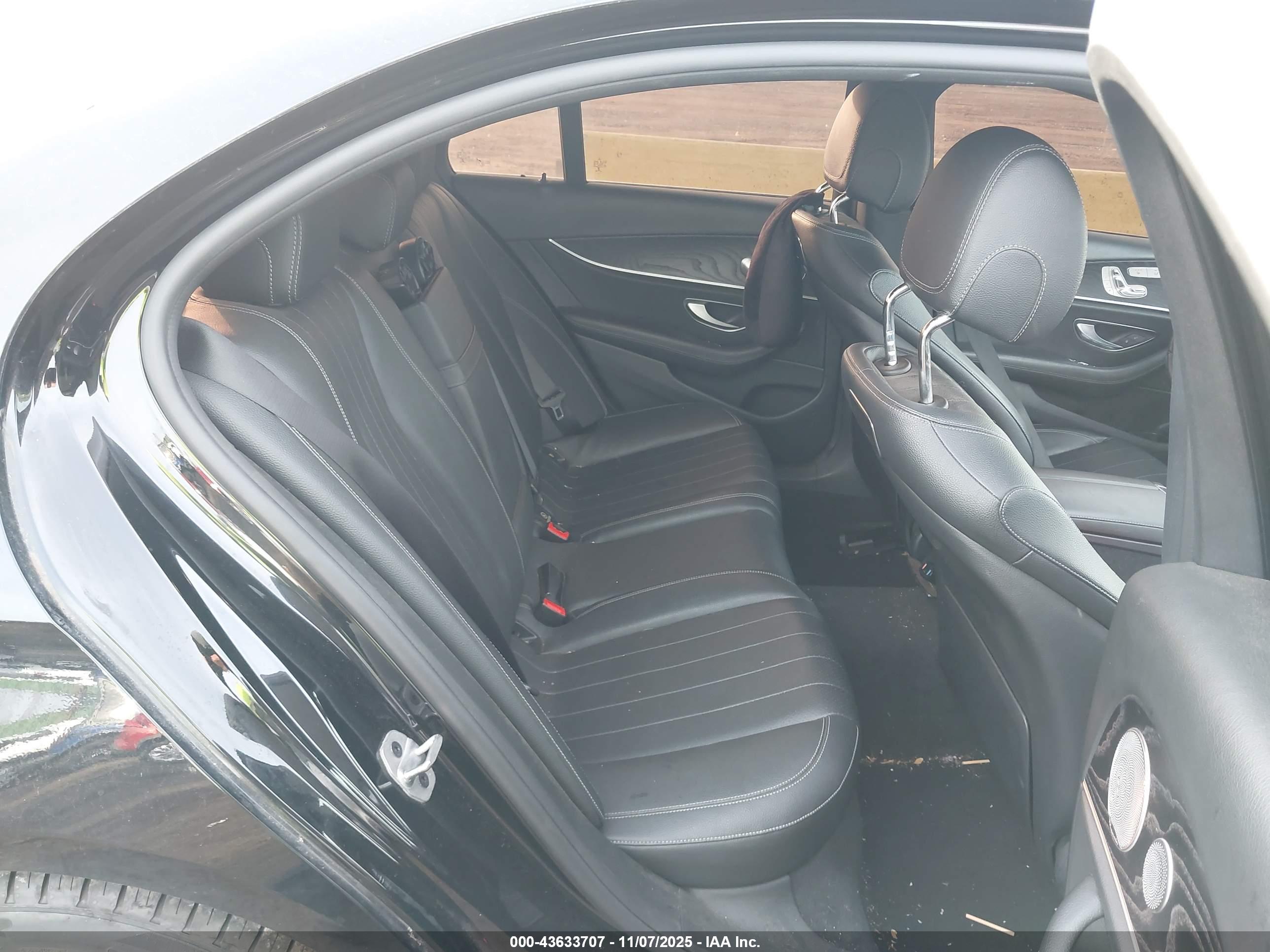 MERCEDES-BENZ E image 8