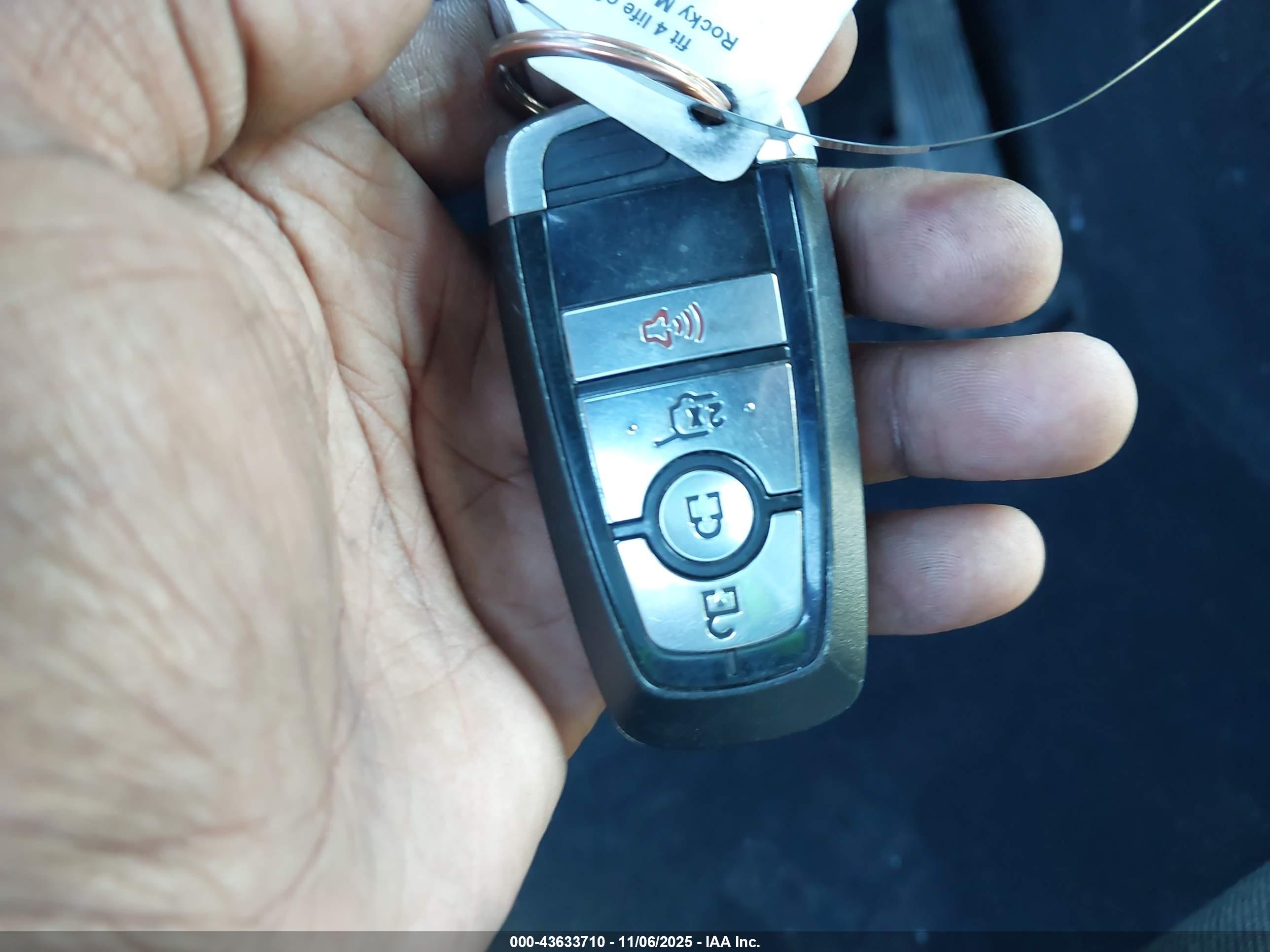 FORD EXPLORER image 11