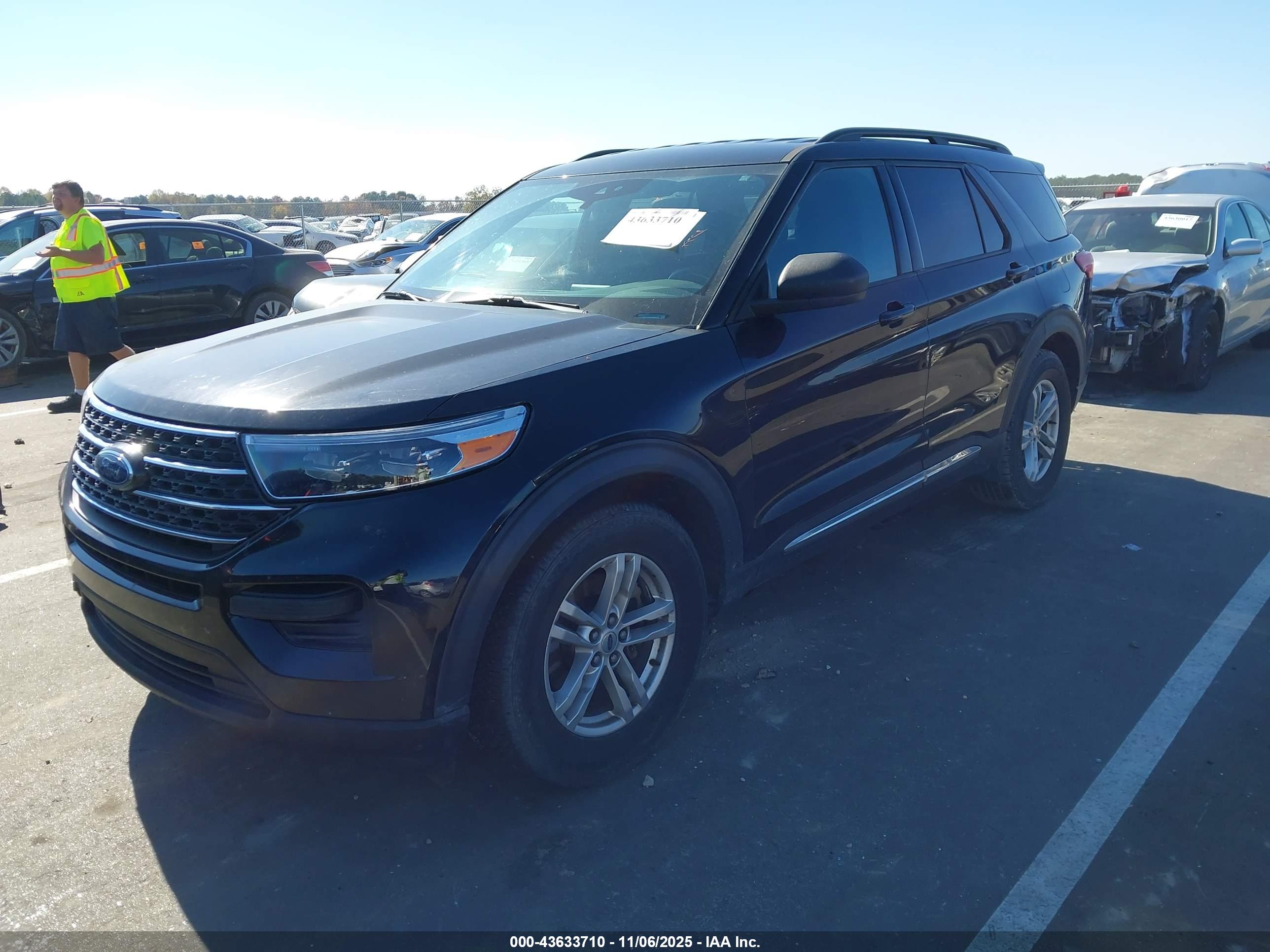 FORD EXPLORER image 2