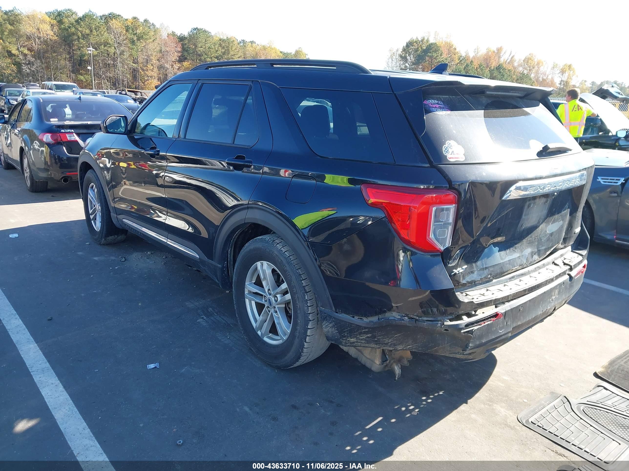 FORD EXPLORER image 3