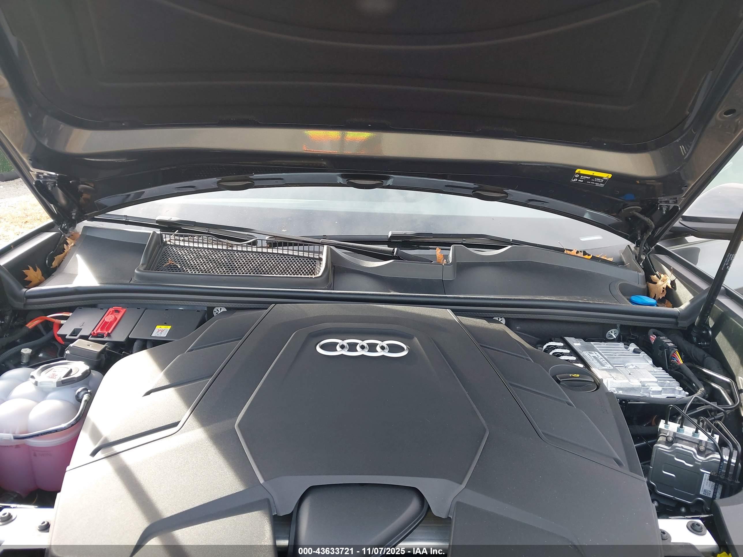AUDI Q8 image 10