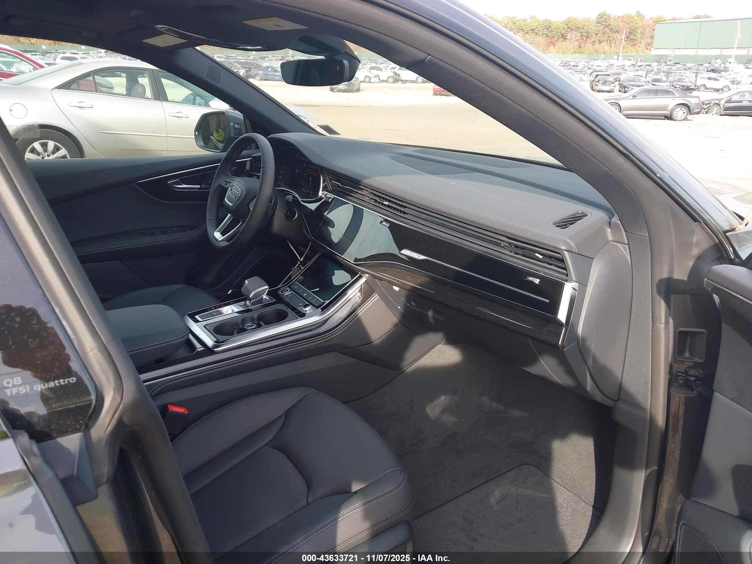 AUDI Q8 image 5