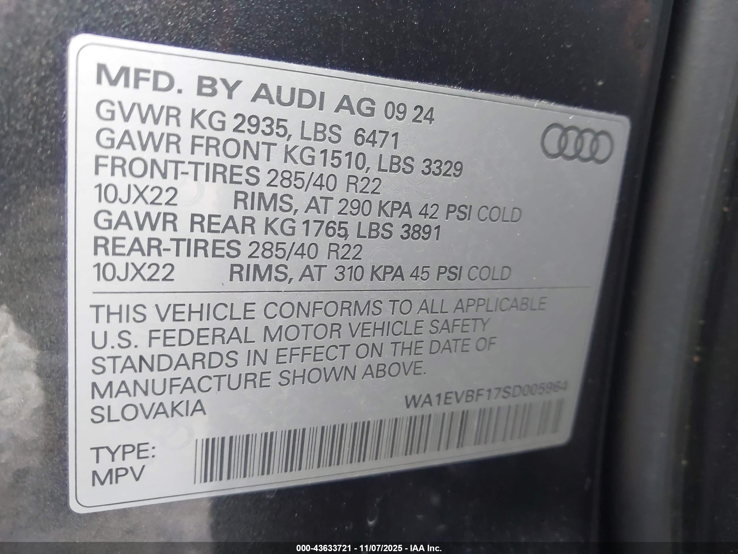 AUDI Q8 image 9
