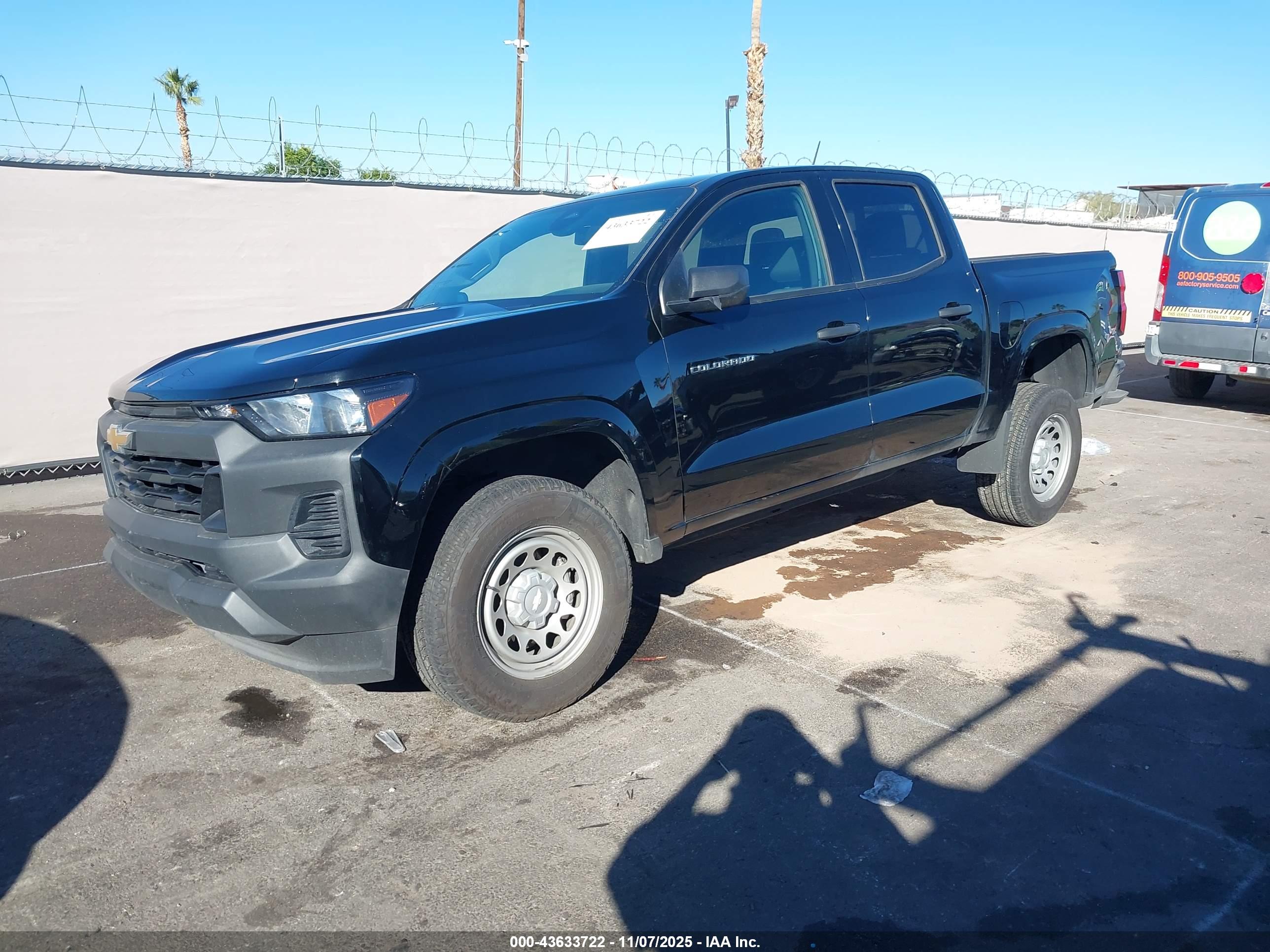 CHEVROLET COLORADO image 2