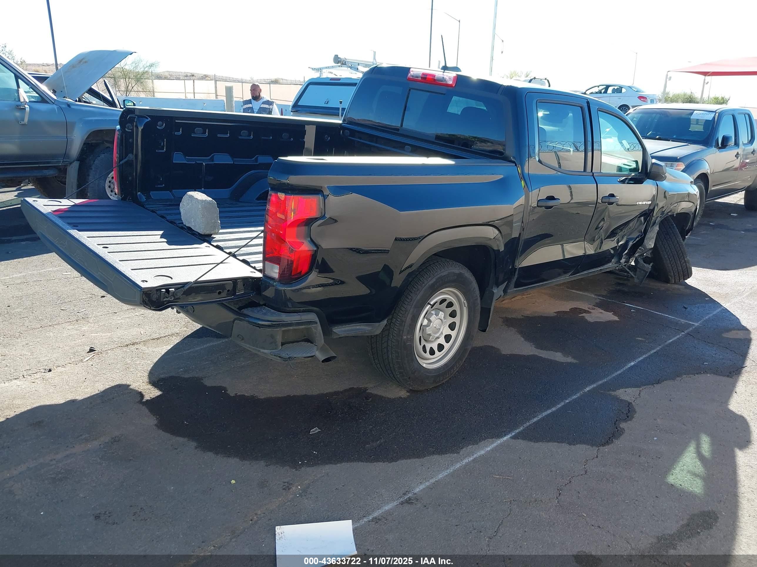 CHEVROLET COLORADO image 4