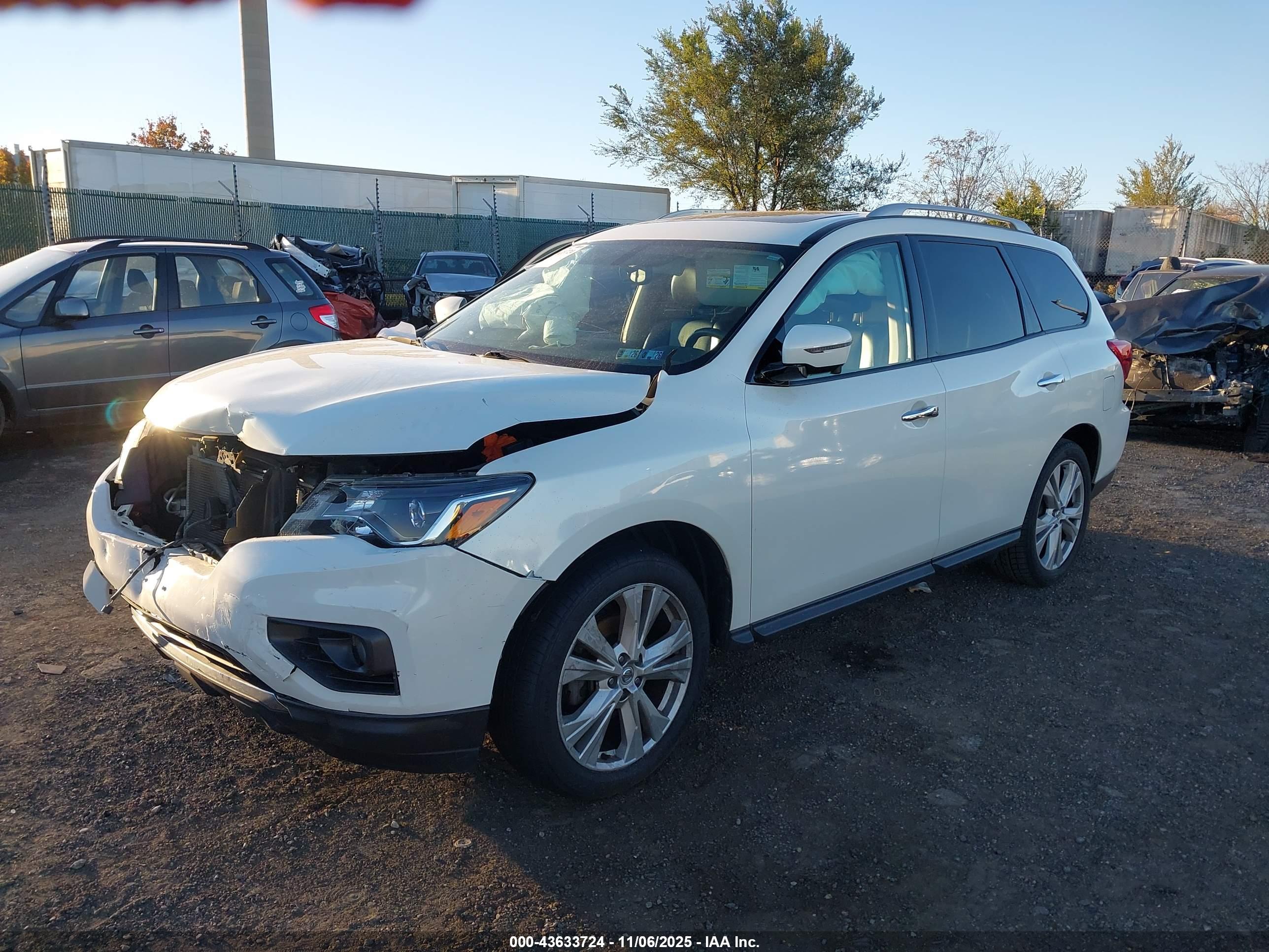 NISSAN PATHFINDER image 2