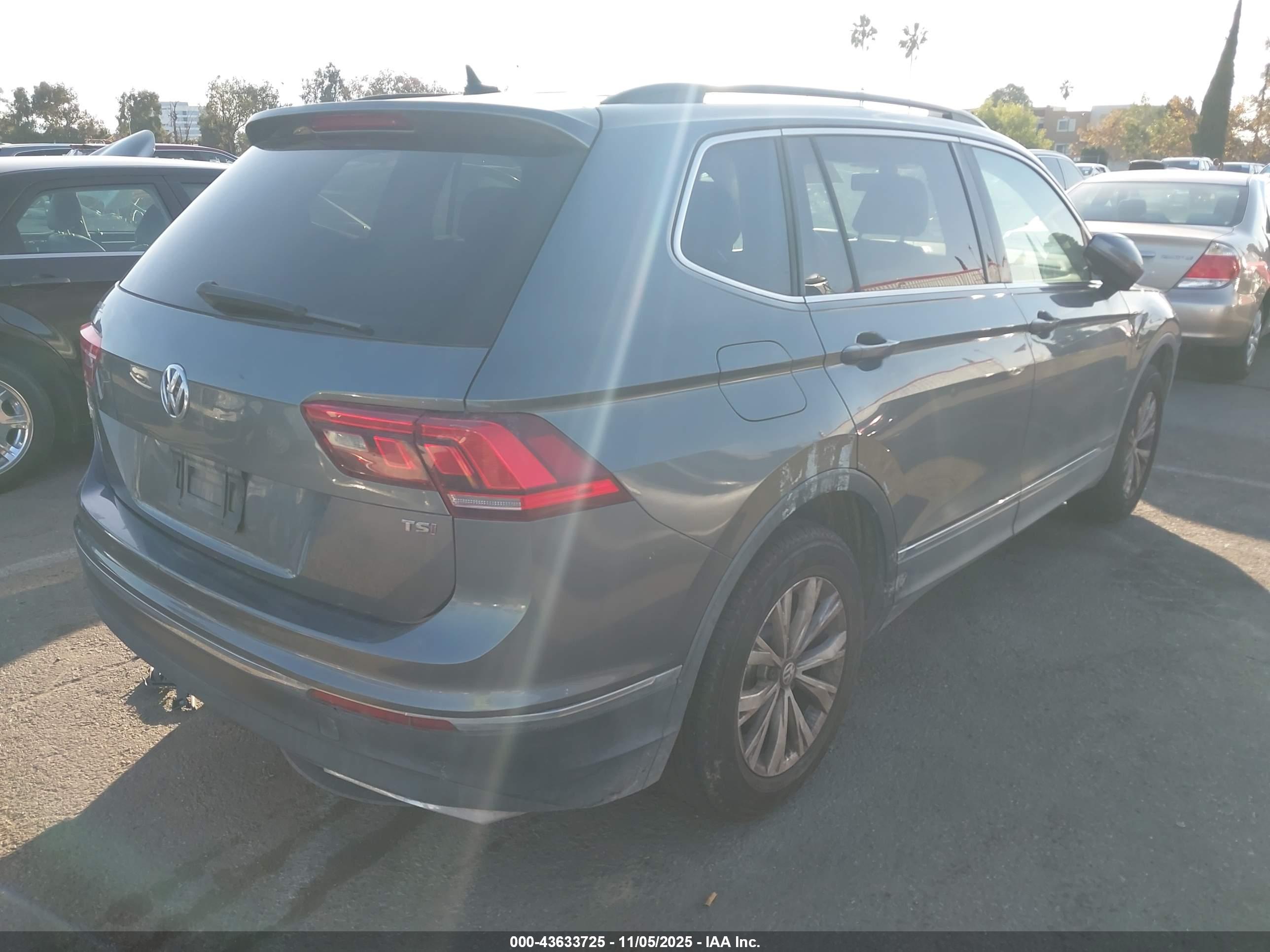 VOLKSWAGEN TIGUAN image 4