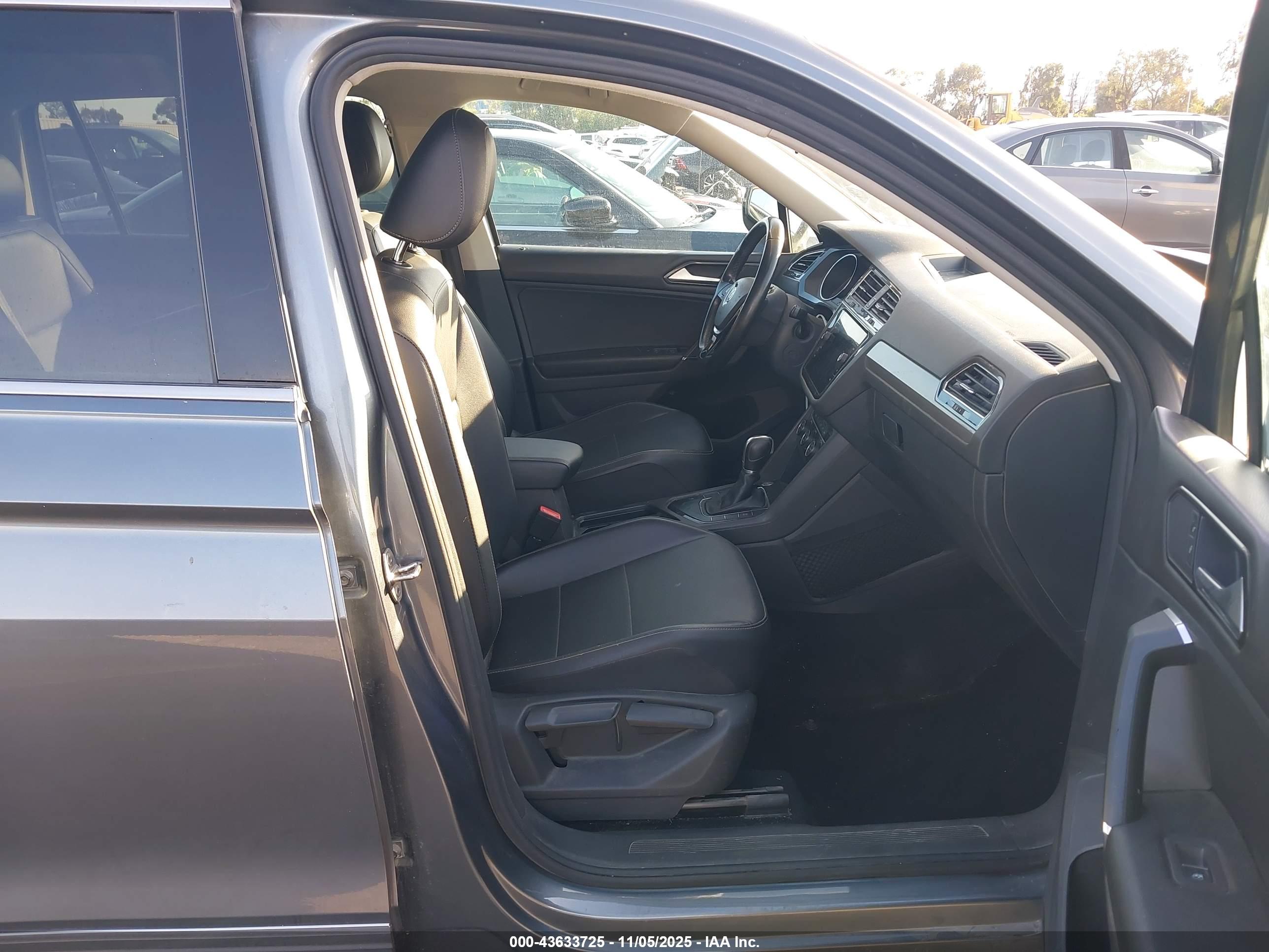 VOLKSWAGEN TIGUAN image 5