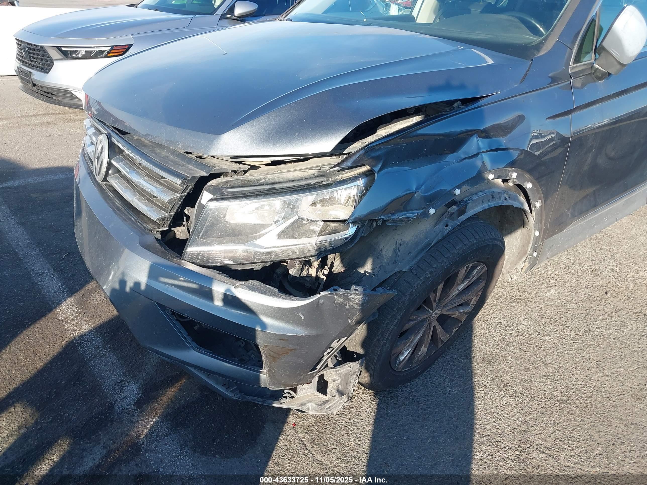 VOLKSWAGEN TIGUAN image 6