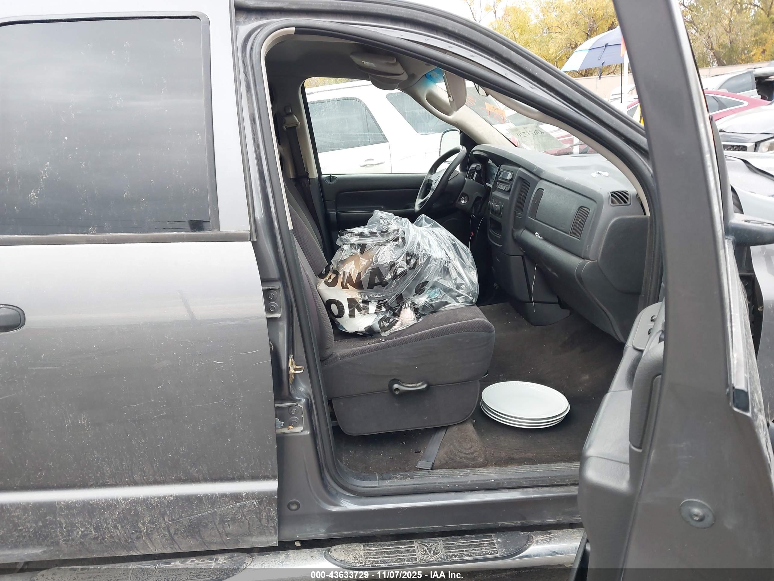 DODGE RAM image 5