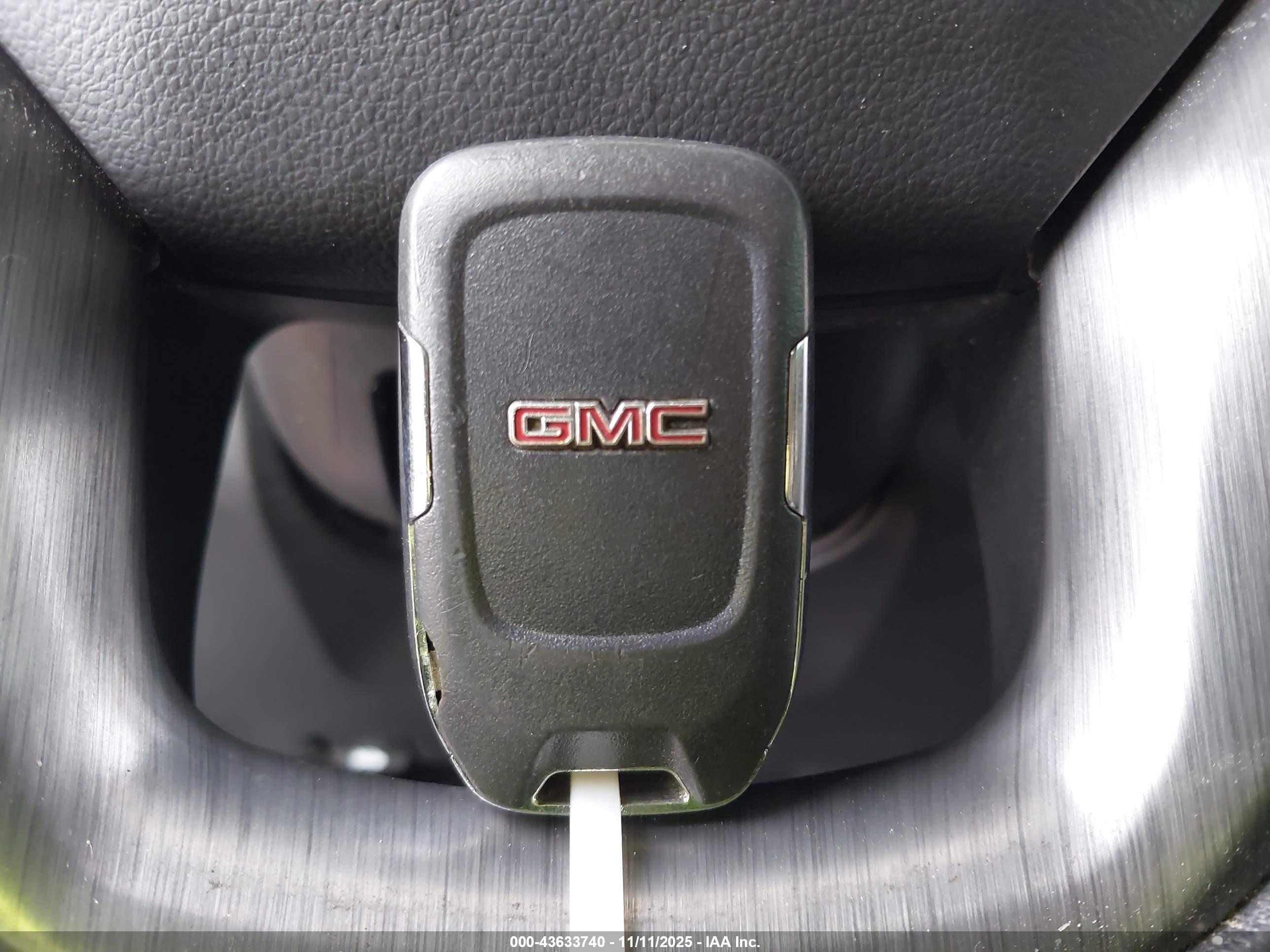 GMC SIERRA image 11