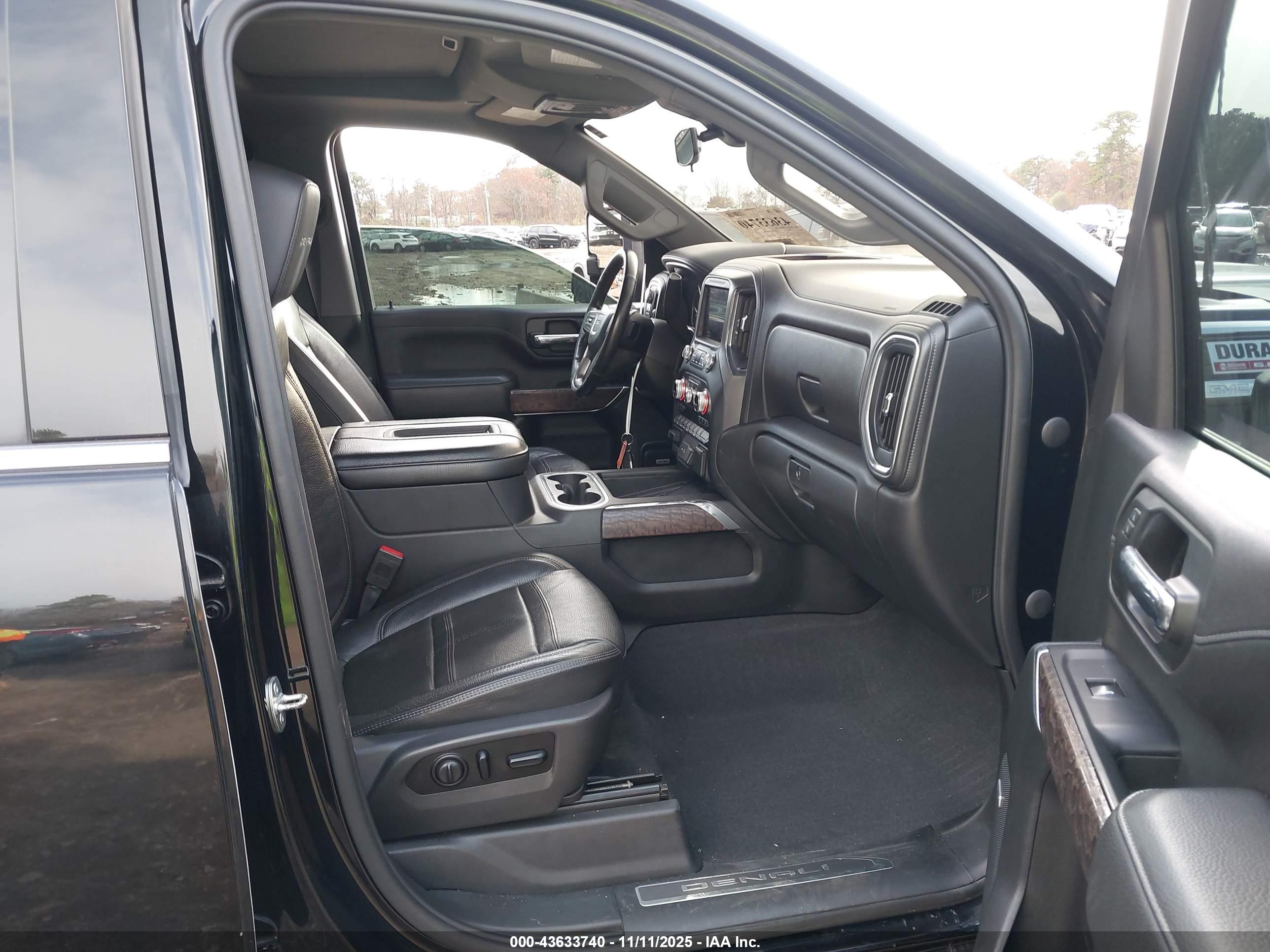 GMC SIERRA image 5