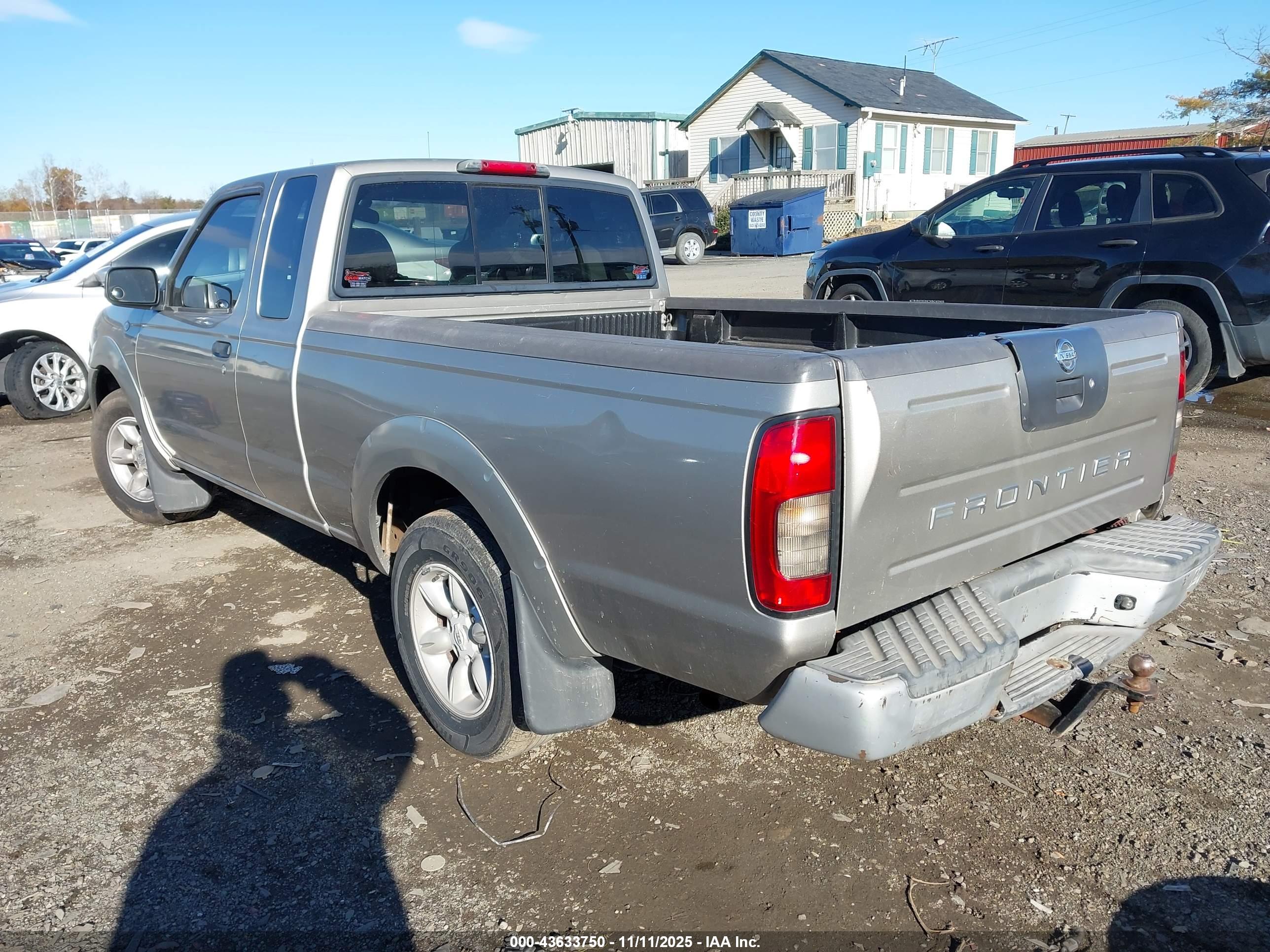 NISSAN FRONTIER image 3