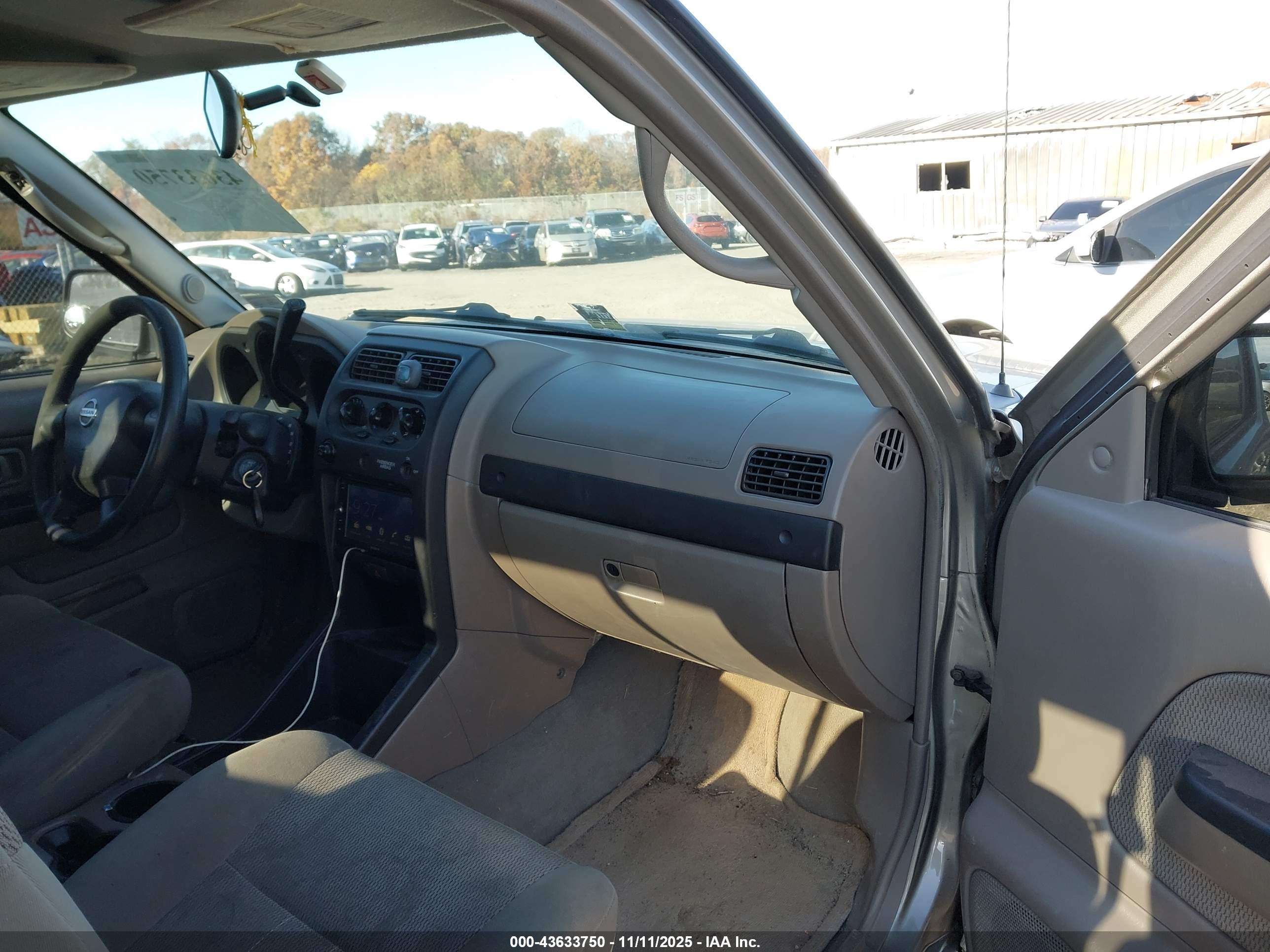 NISSAN FRONTIER image 5