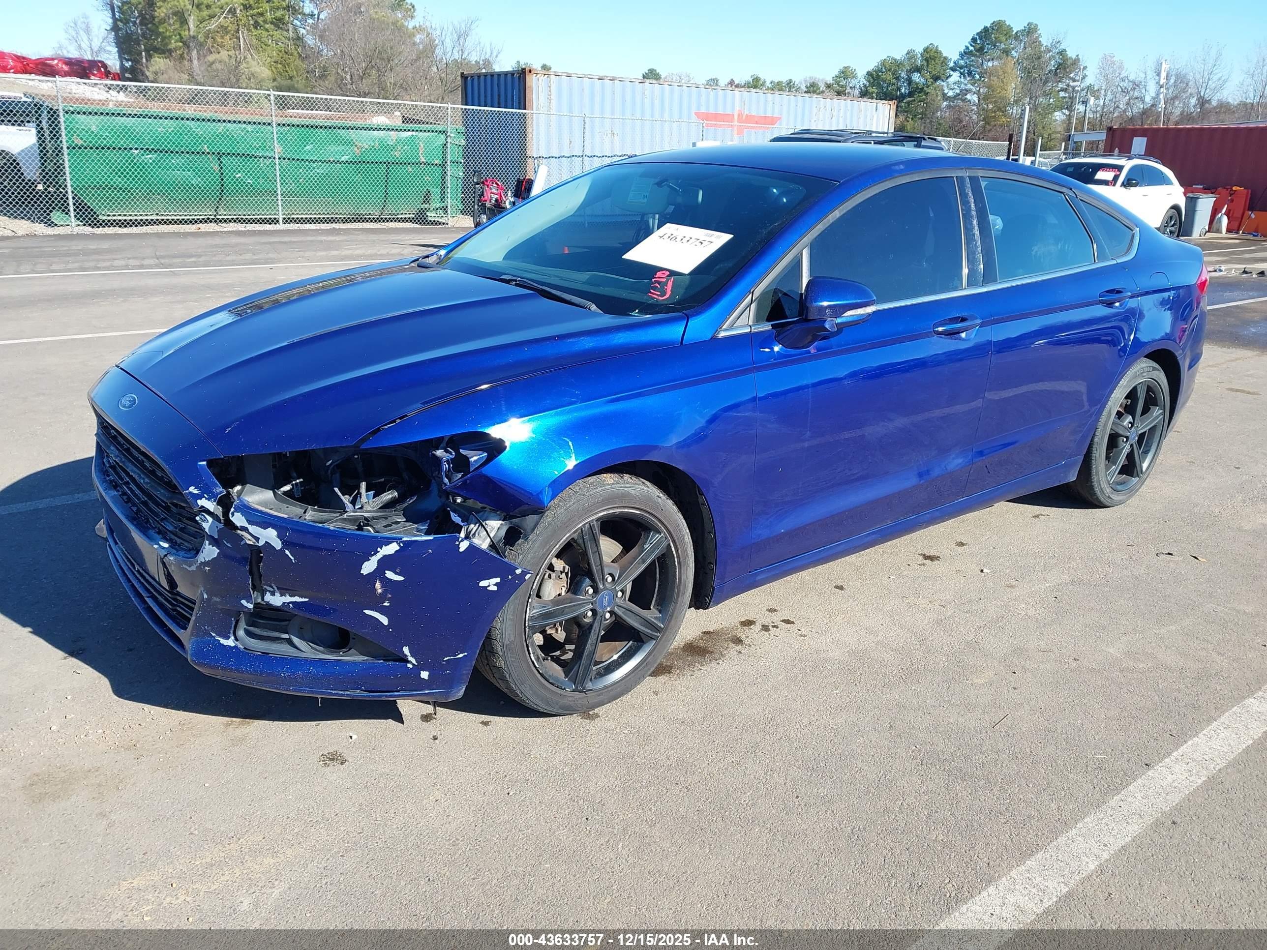 FORD FUSION image 2