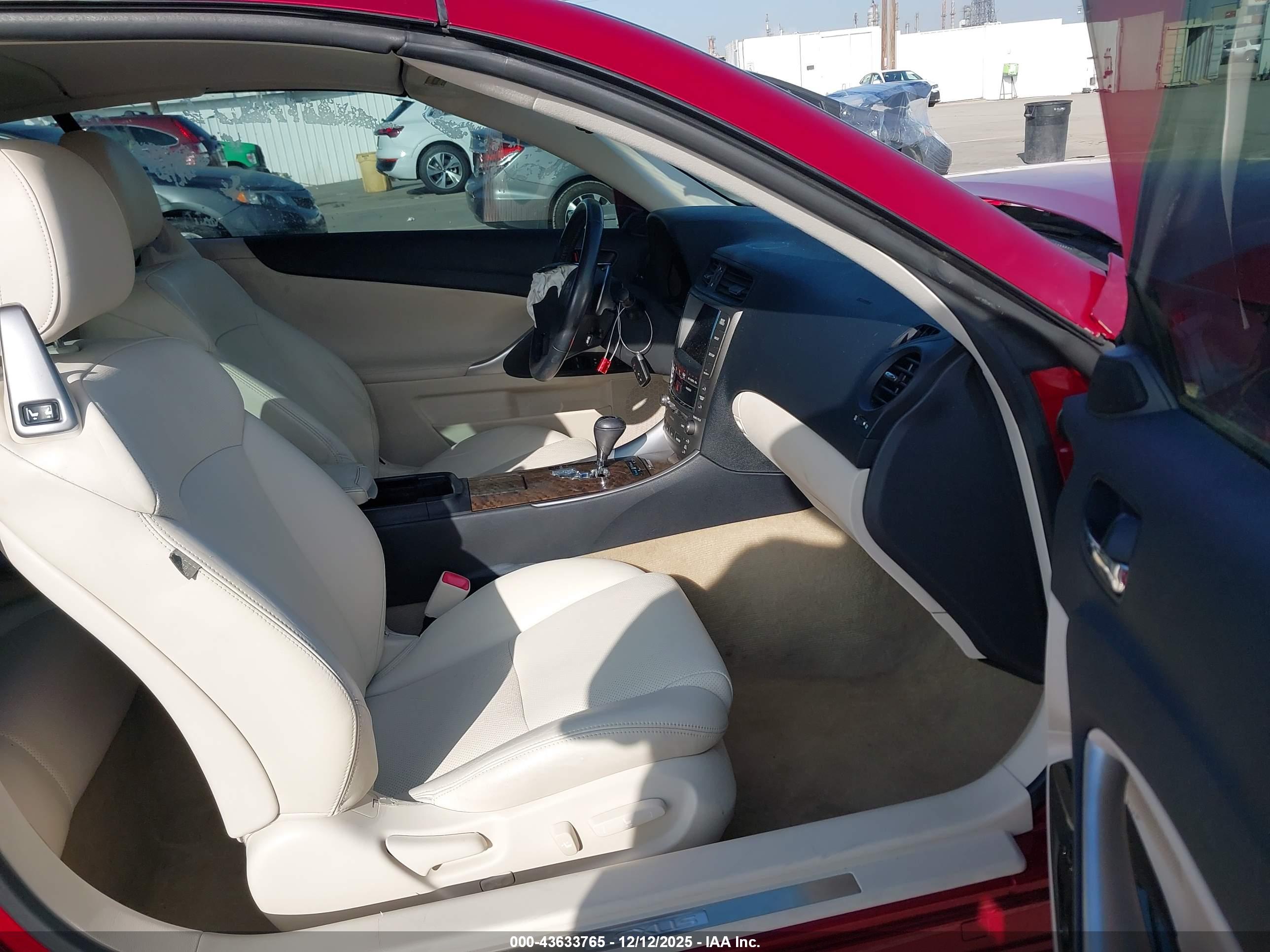 LEXUS IS image 5
