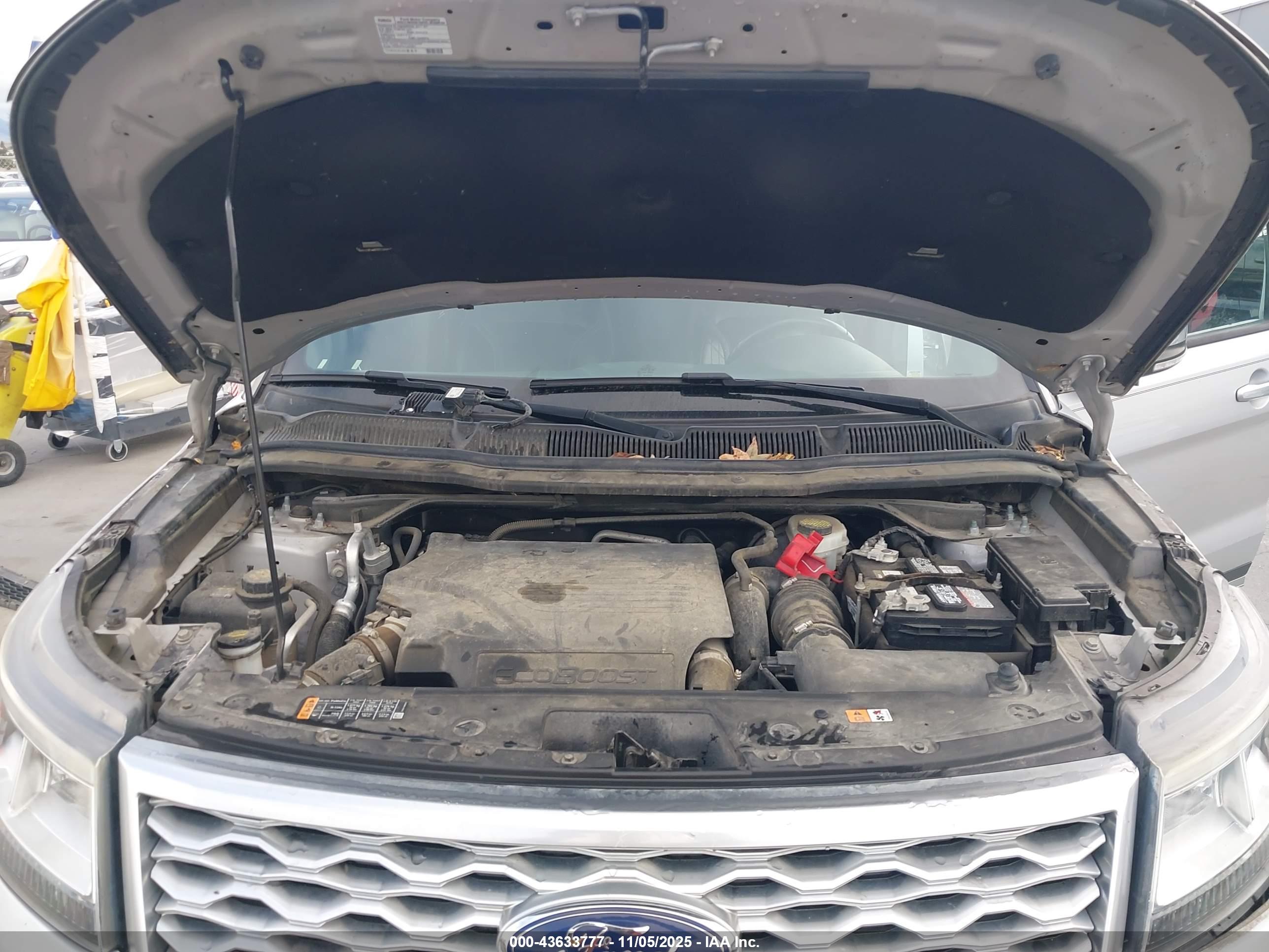 FORD EXPLORER image 10