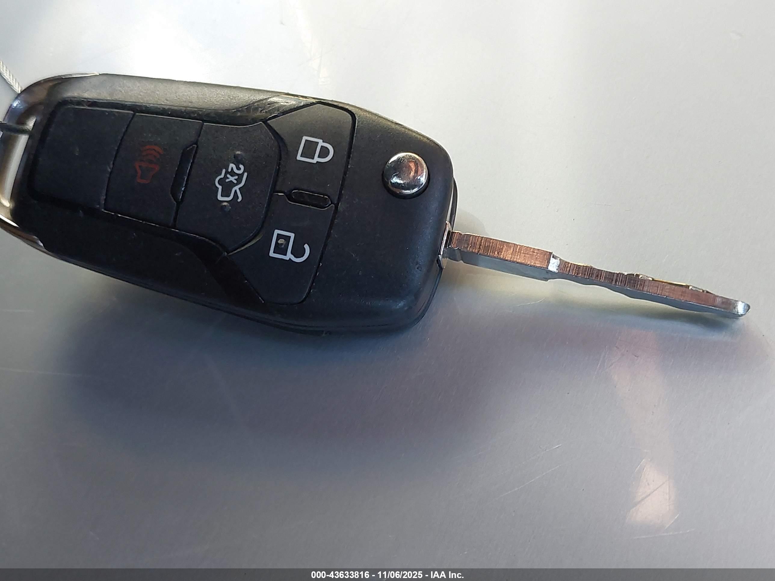 FORD FUSION image 11