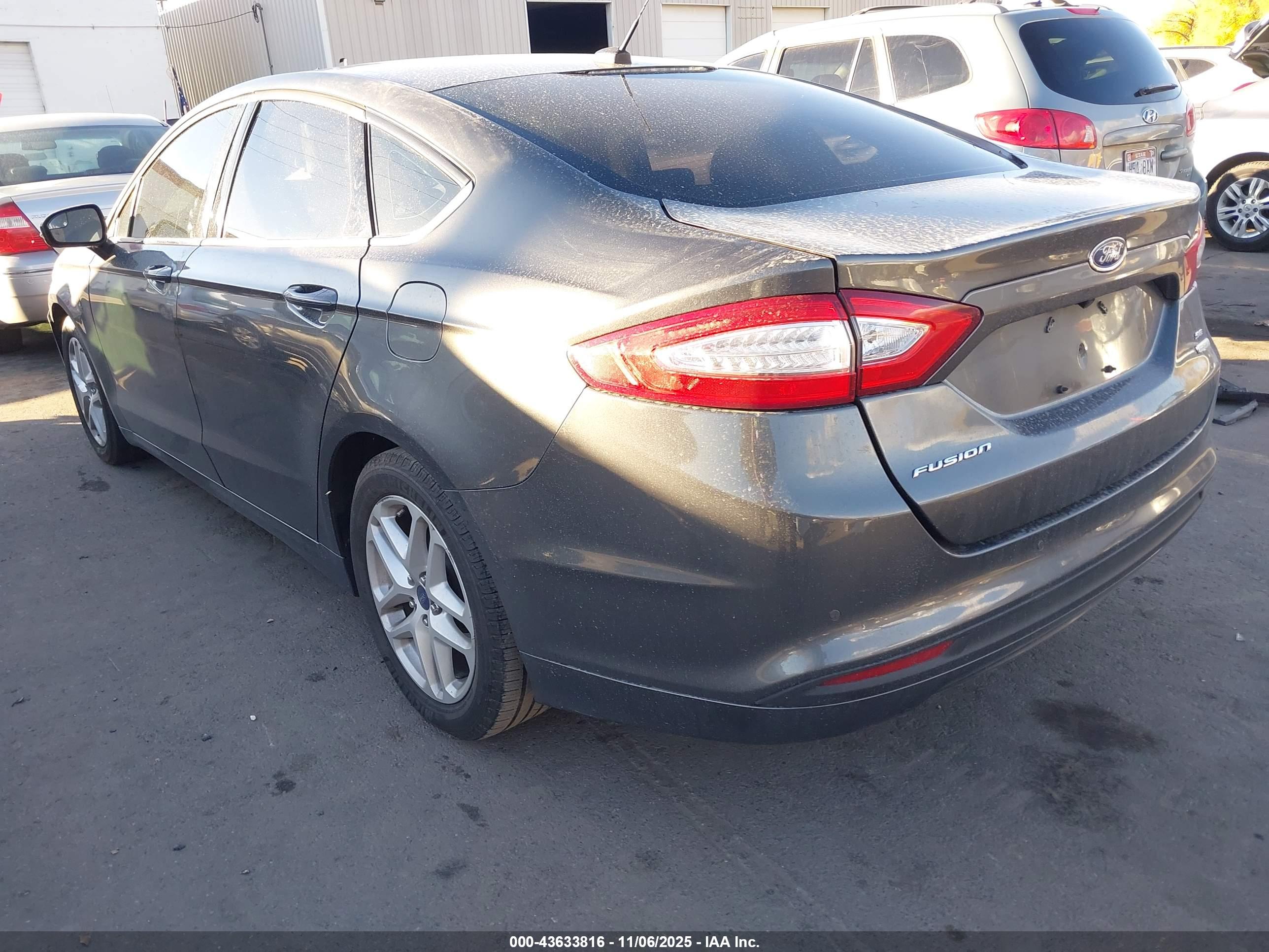 FORD FUSION image 3