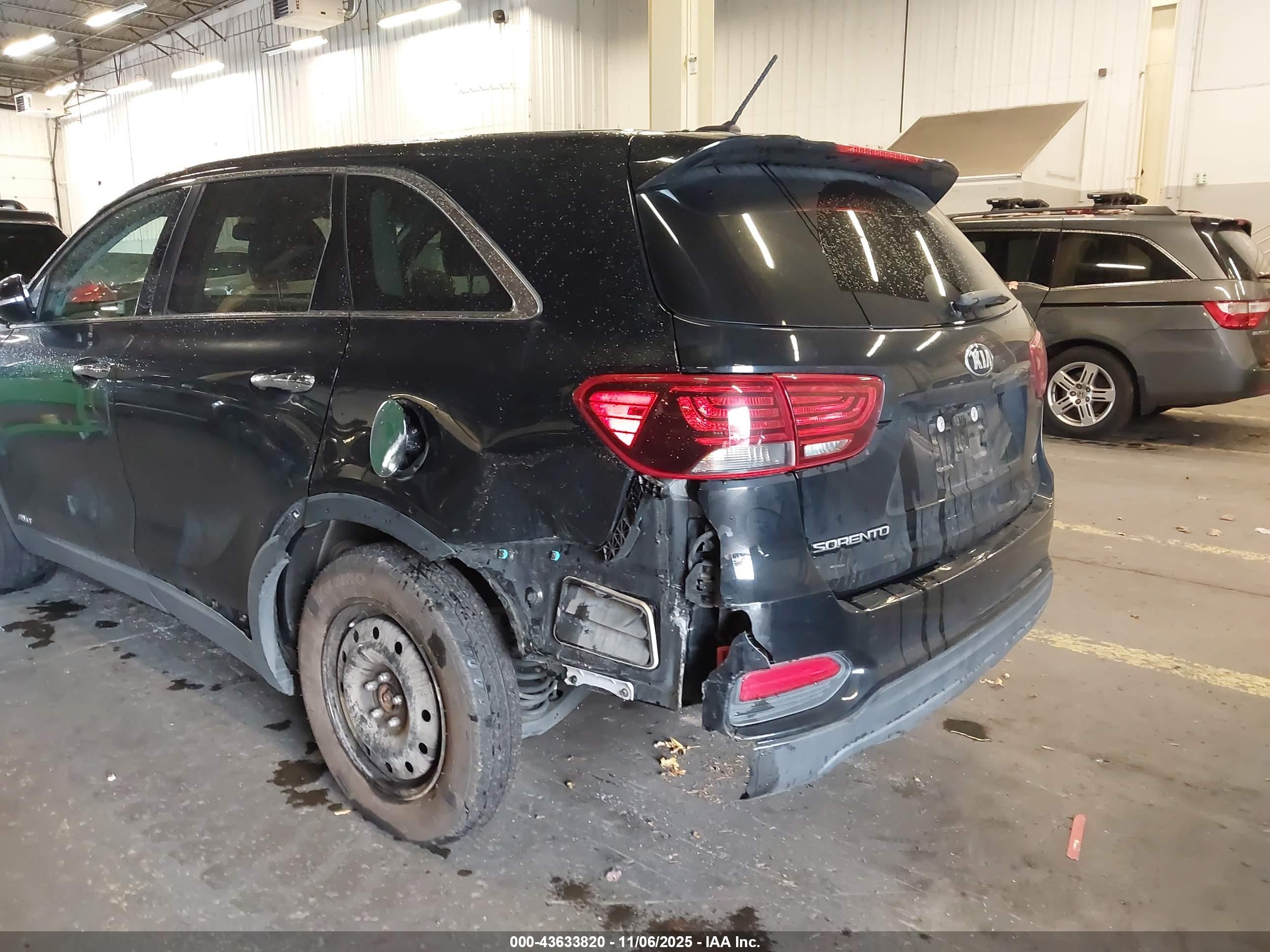 KIA SORENTO image 6