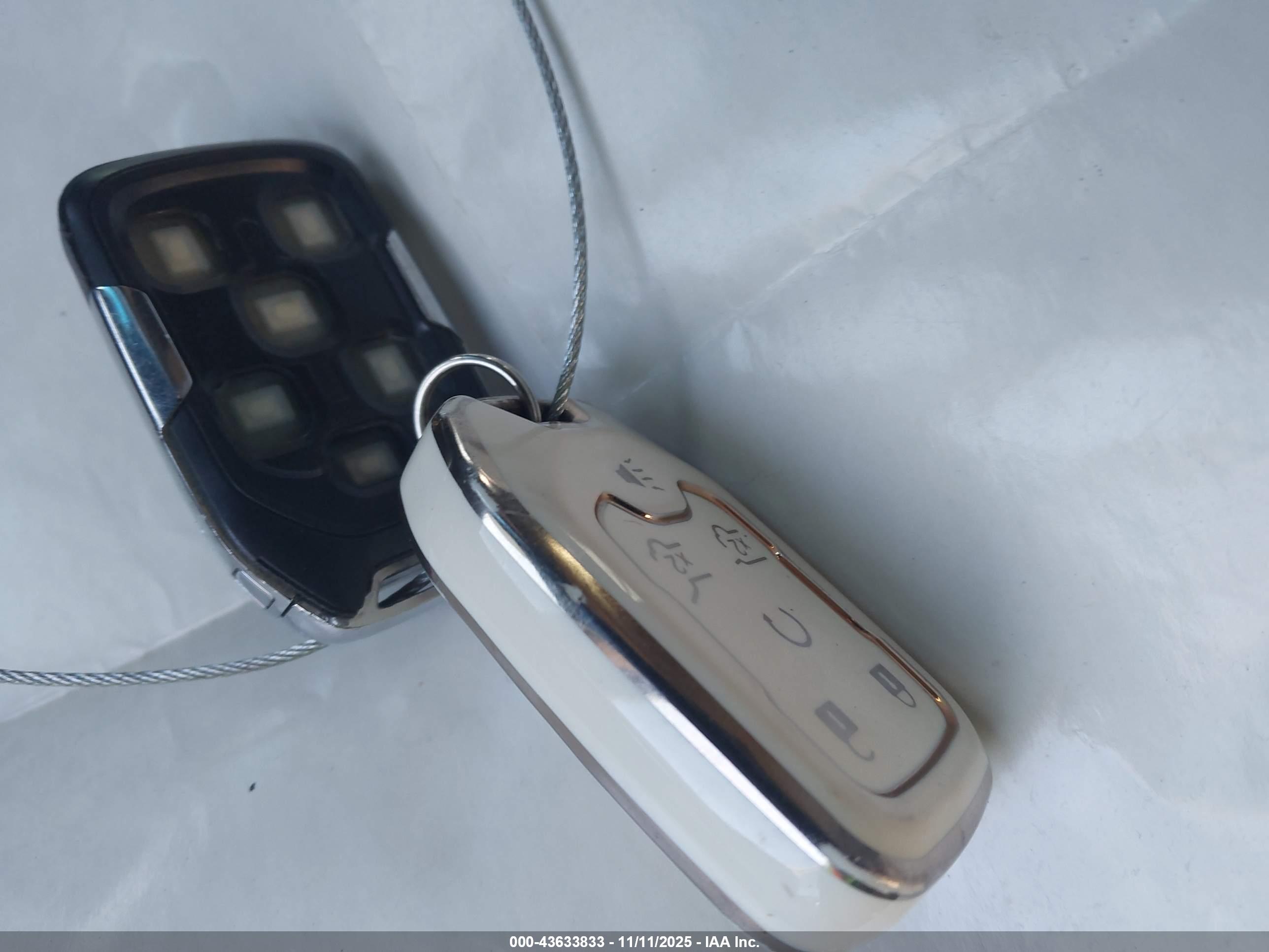 GMC YUKON image 11