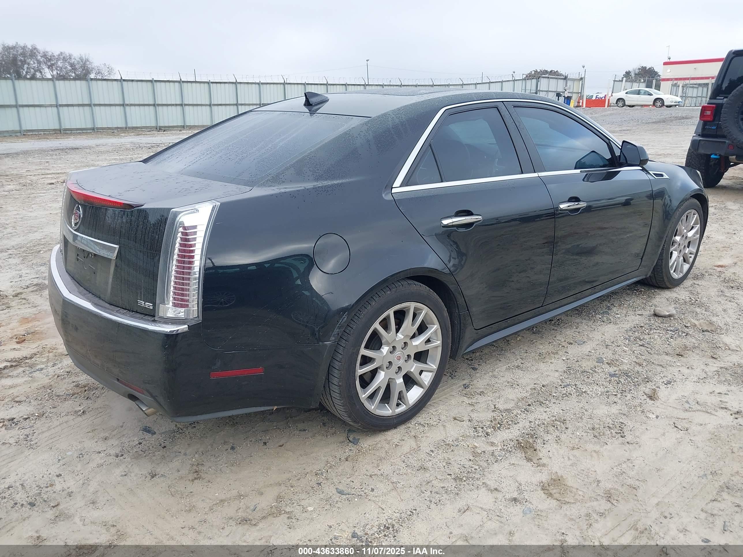 CADILLAC CTS image 4