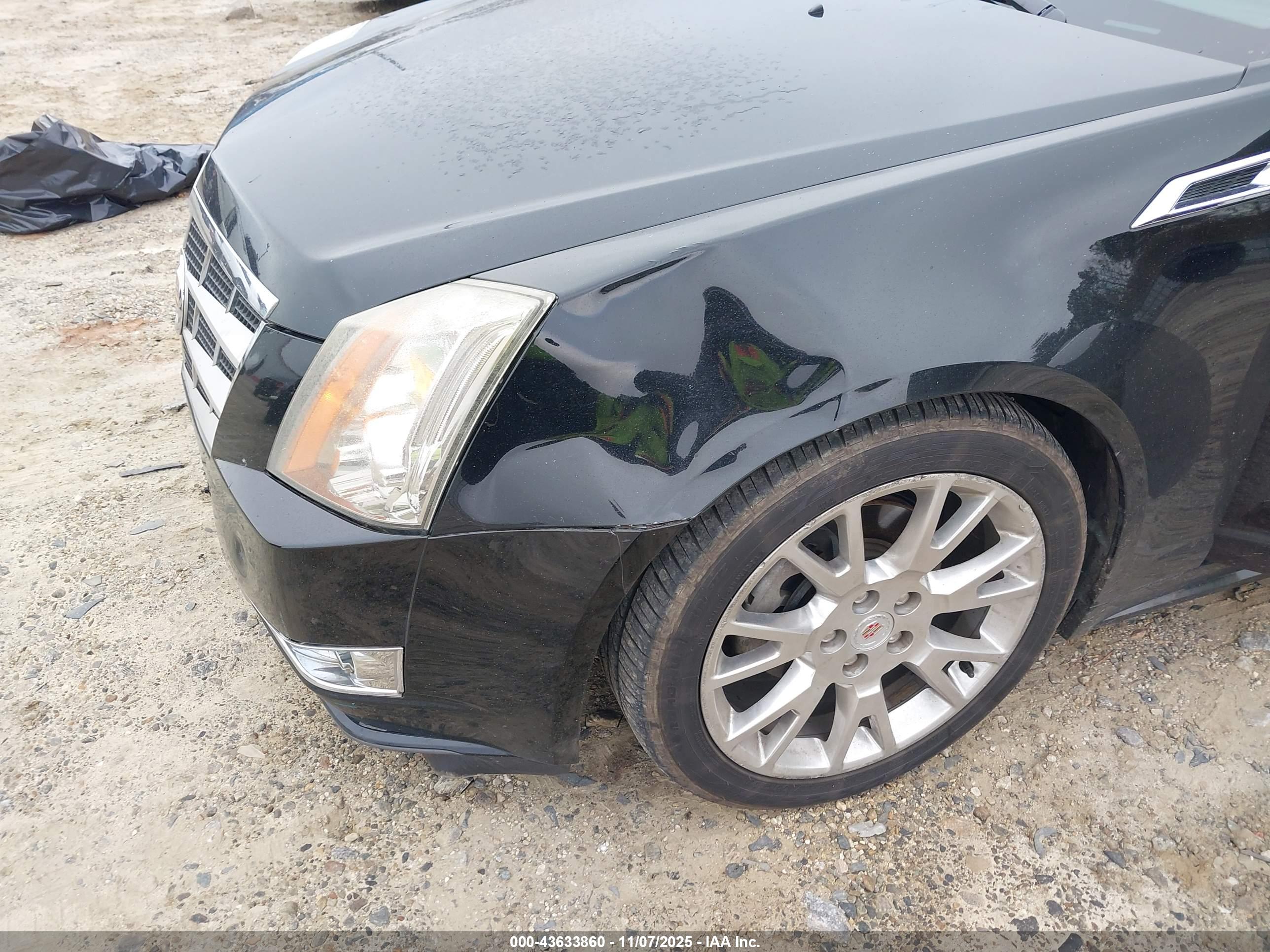 CADILLAC CTS image 6
