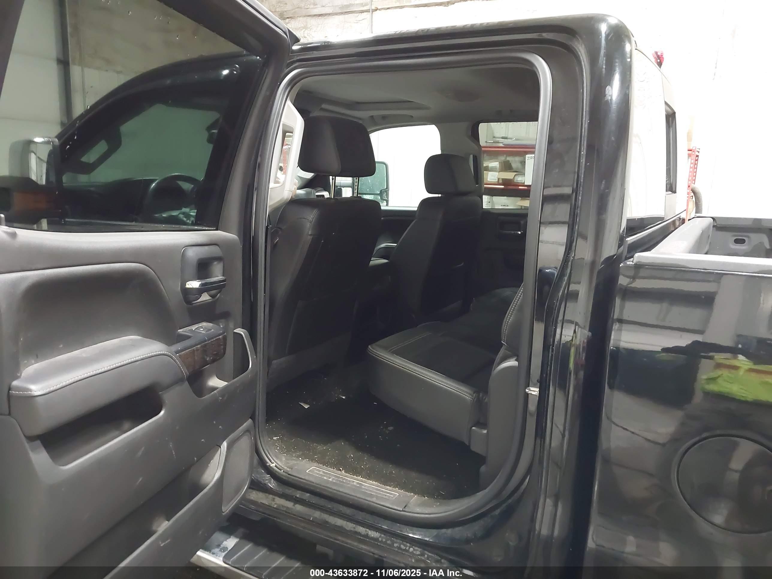 GMC SIERRA image 8