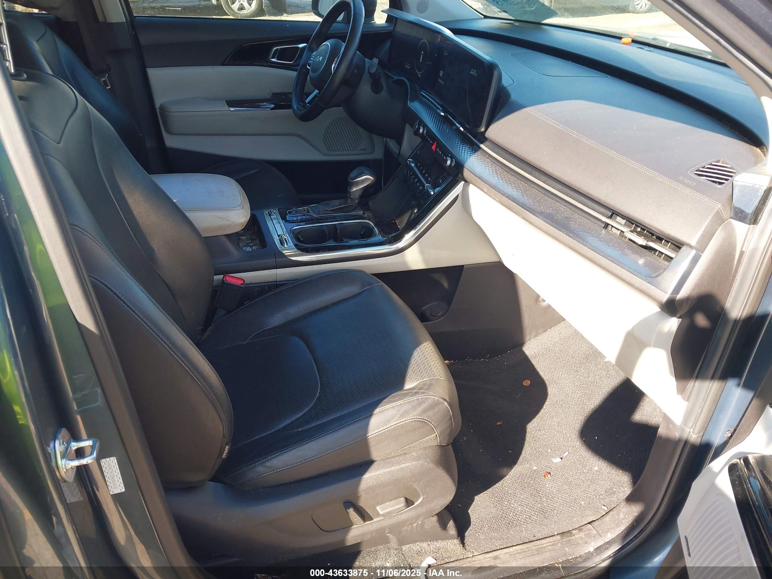 KIA CARNIVAL image 5