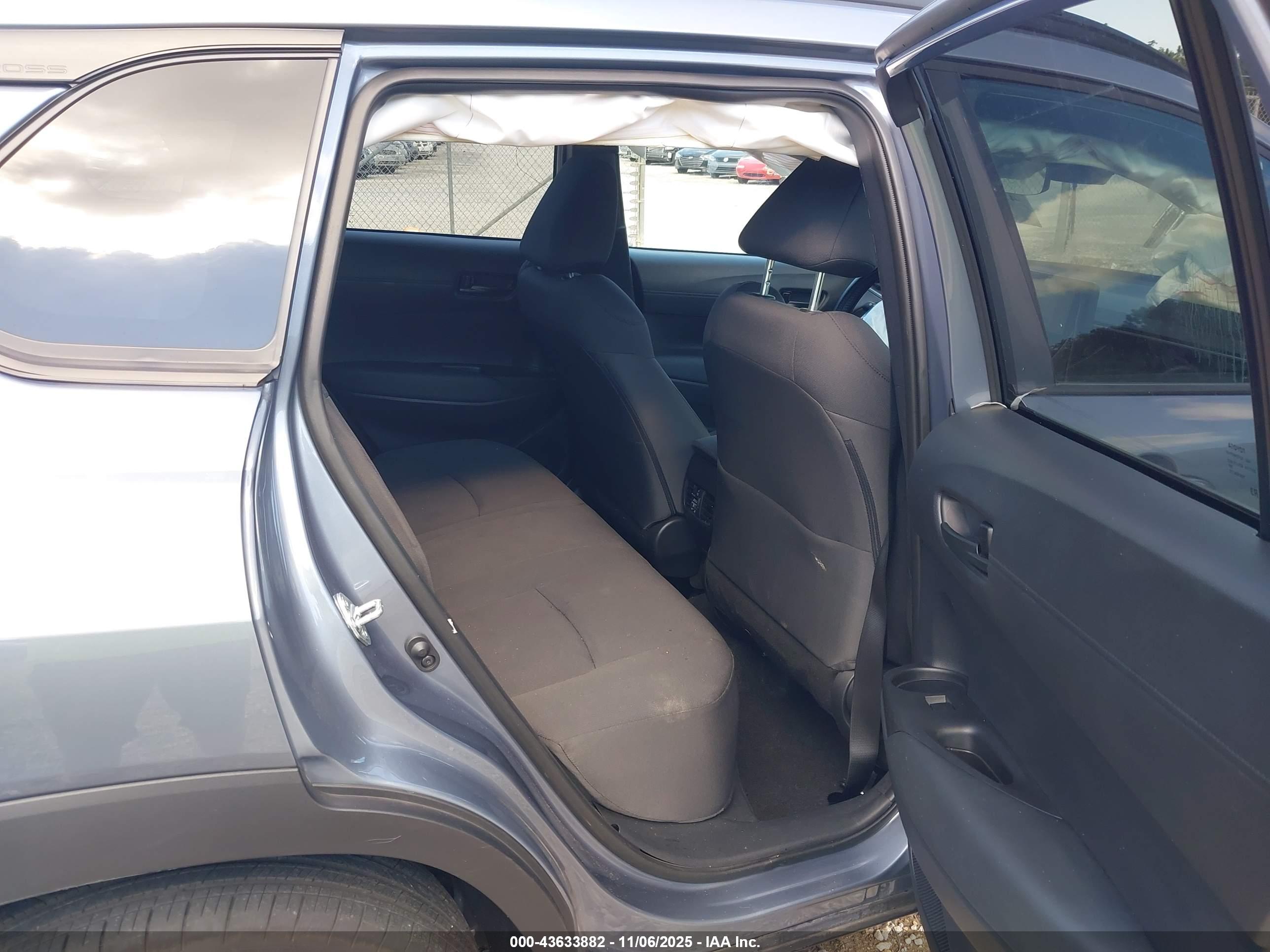 TOYOTA COROLLA image 8