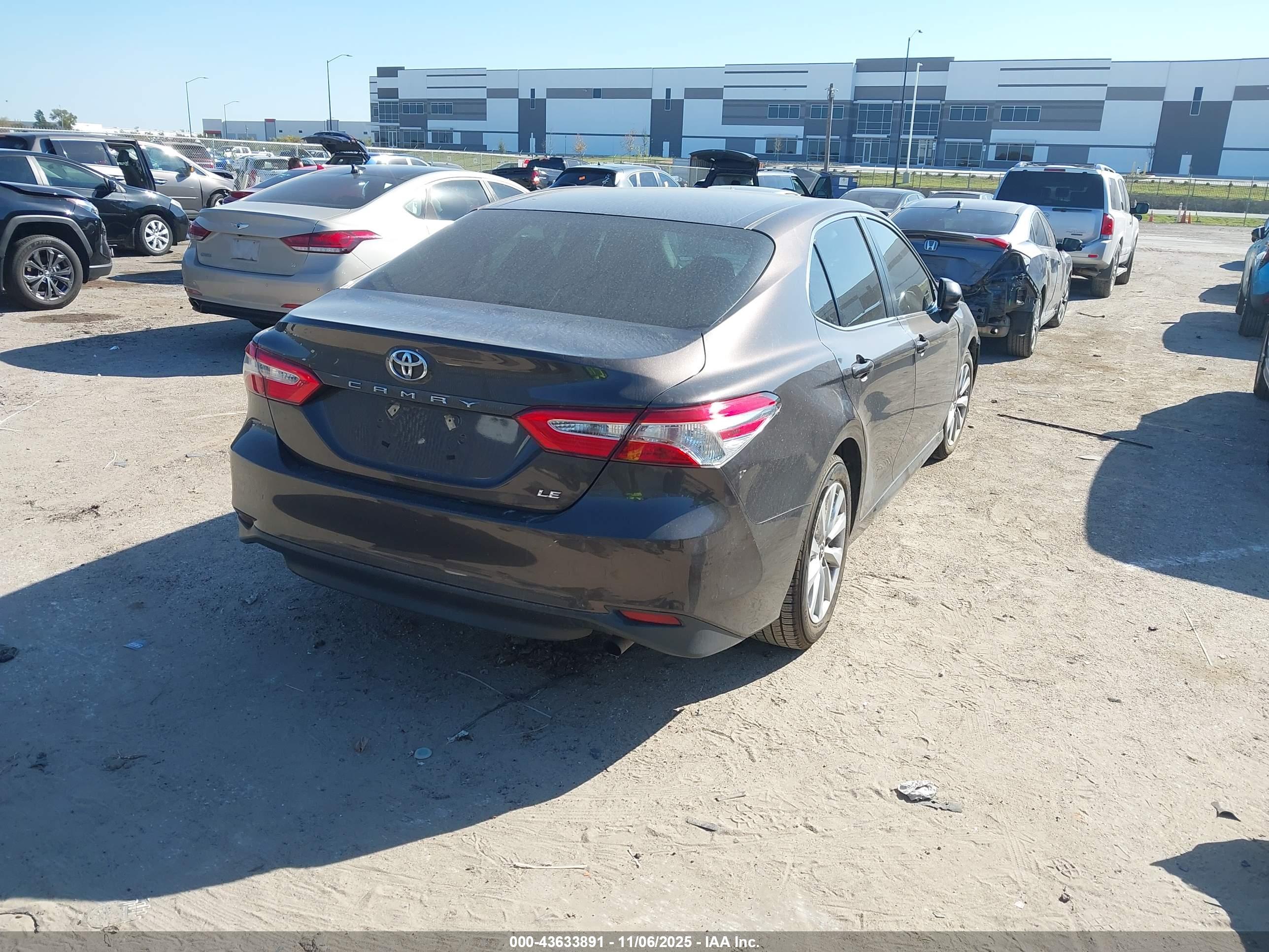 TOYOTA CAMRY image 4