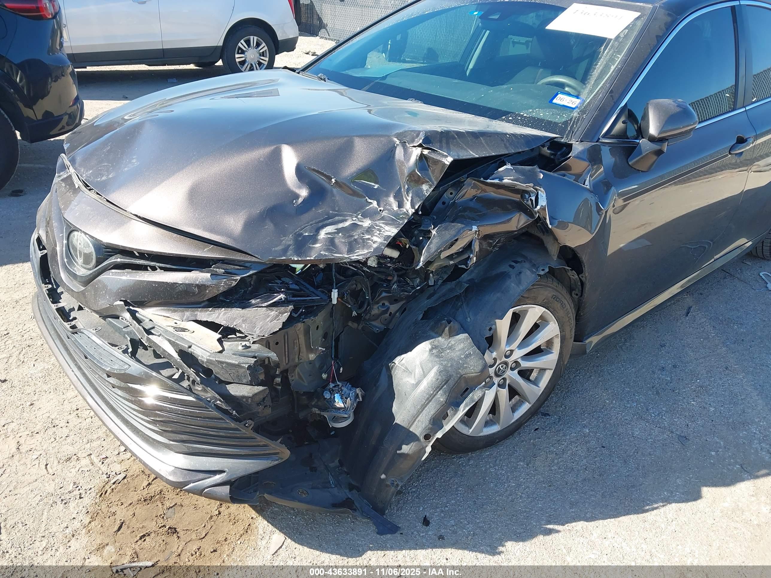 TOYOTA CAMRY image 6