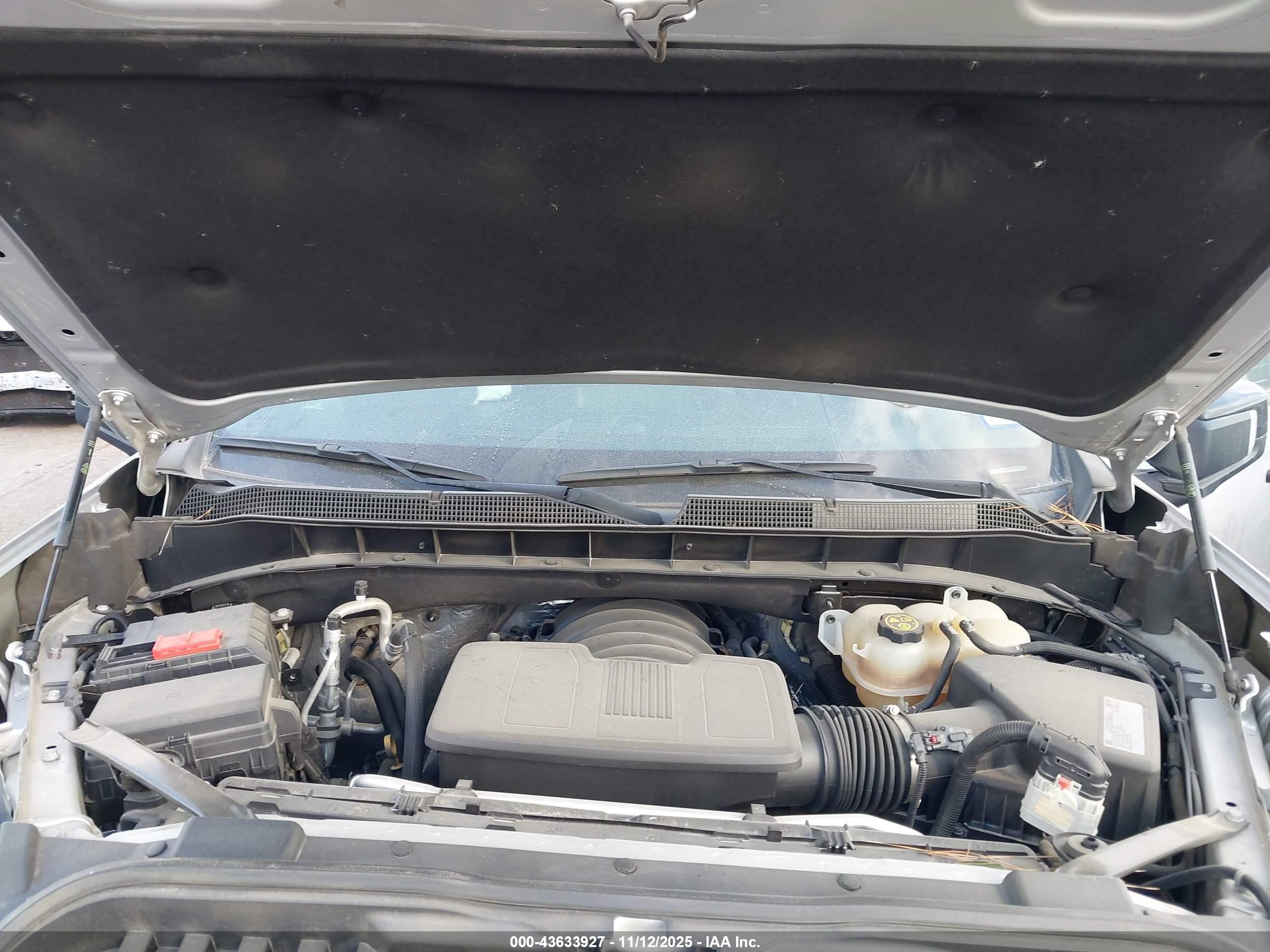 CHEVROLET SILVERADO image 10