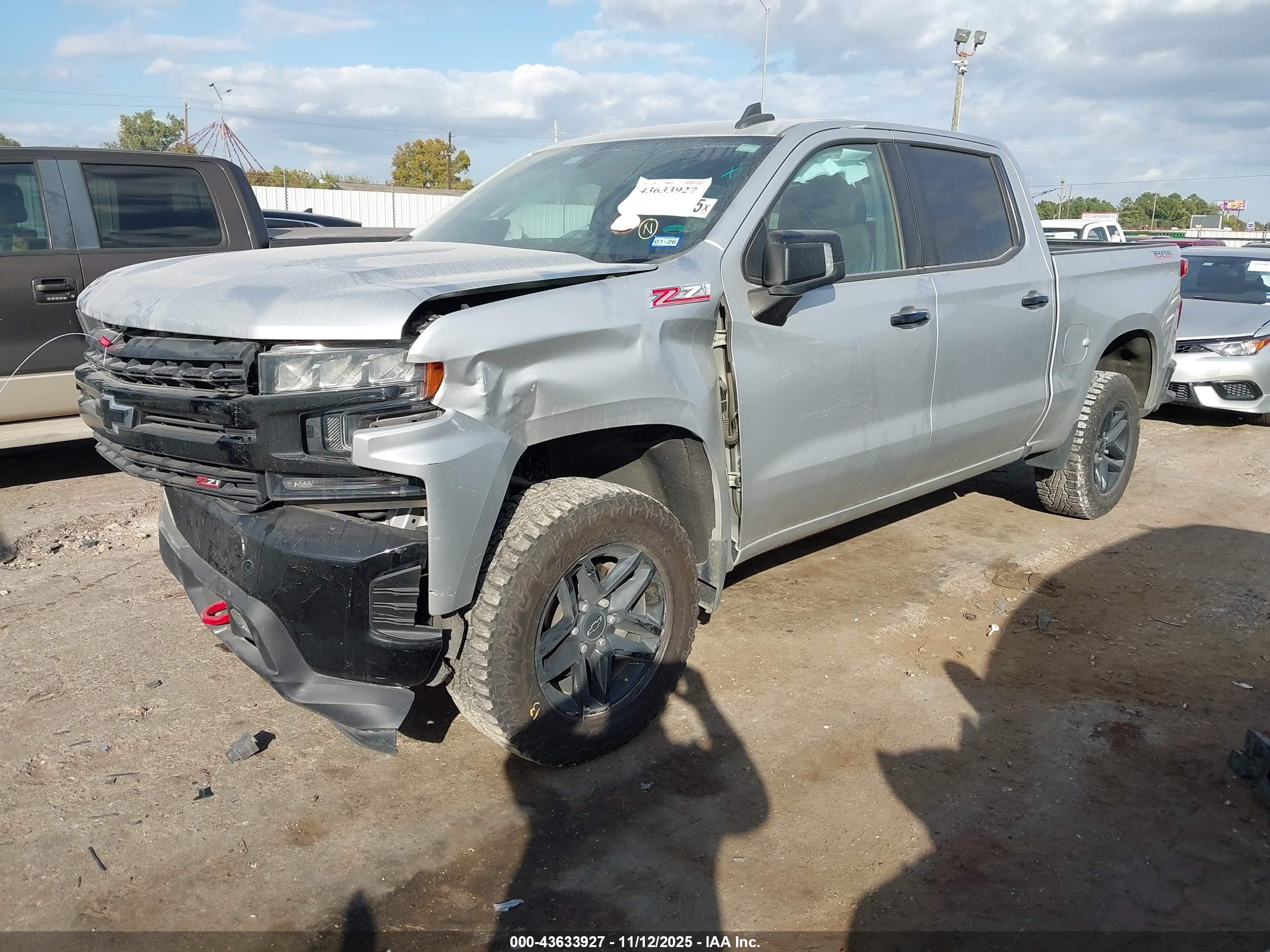 CHEVROLET SILVERADO image 2