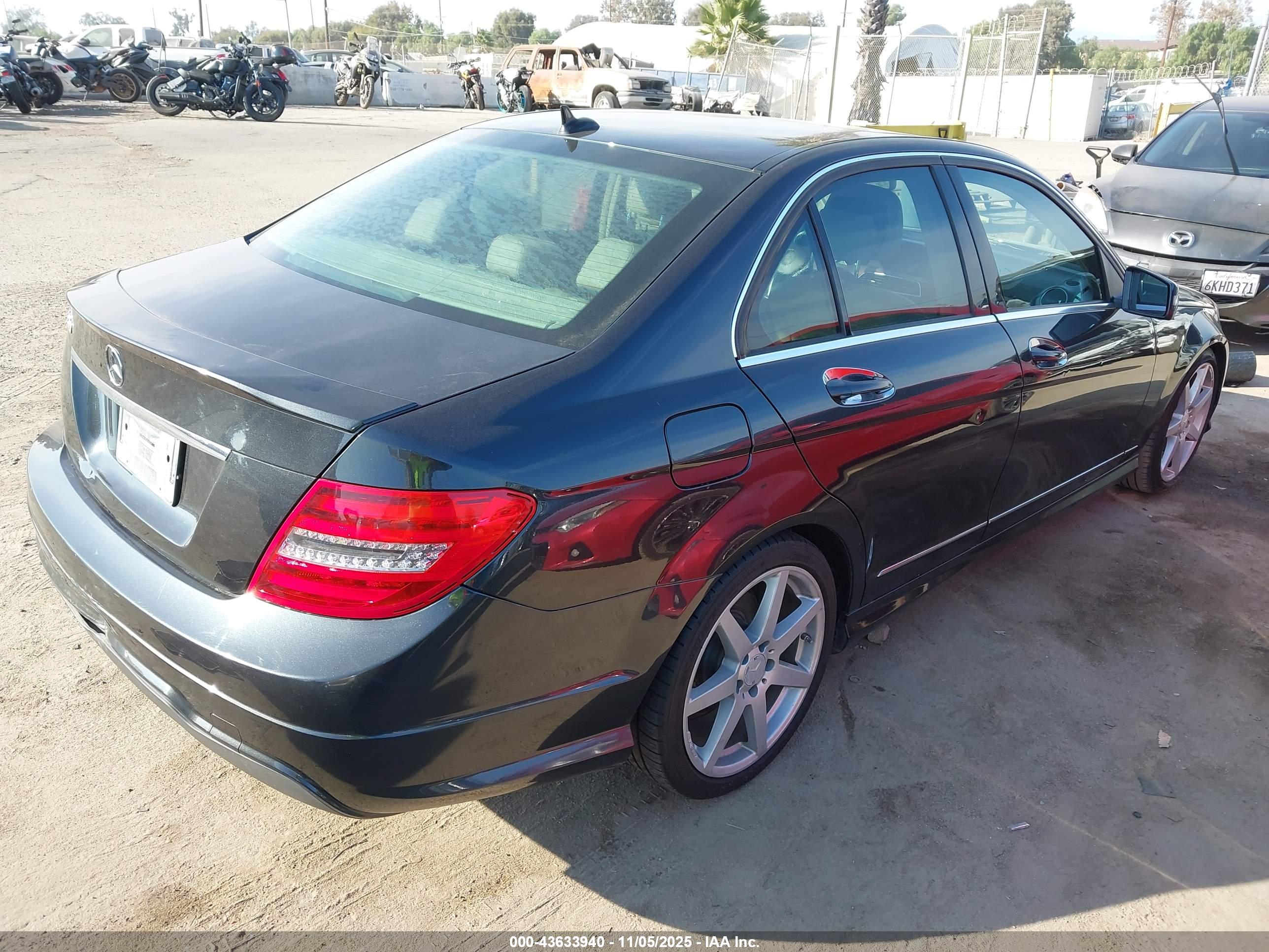 MERCEDES-BENZ C image 4