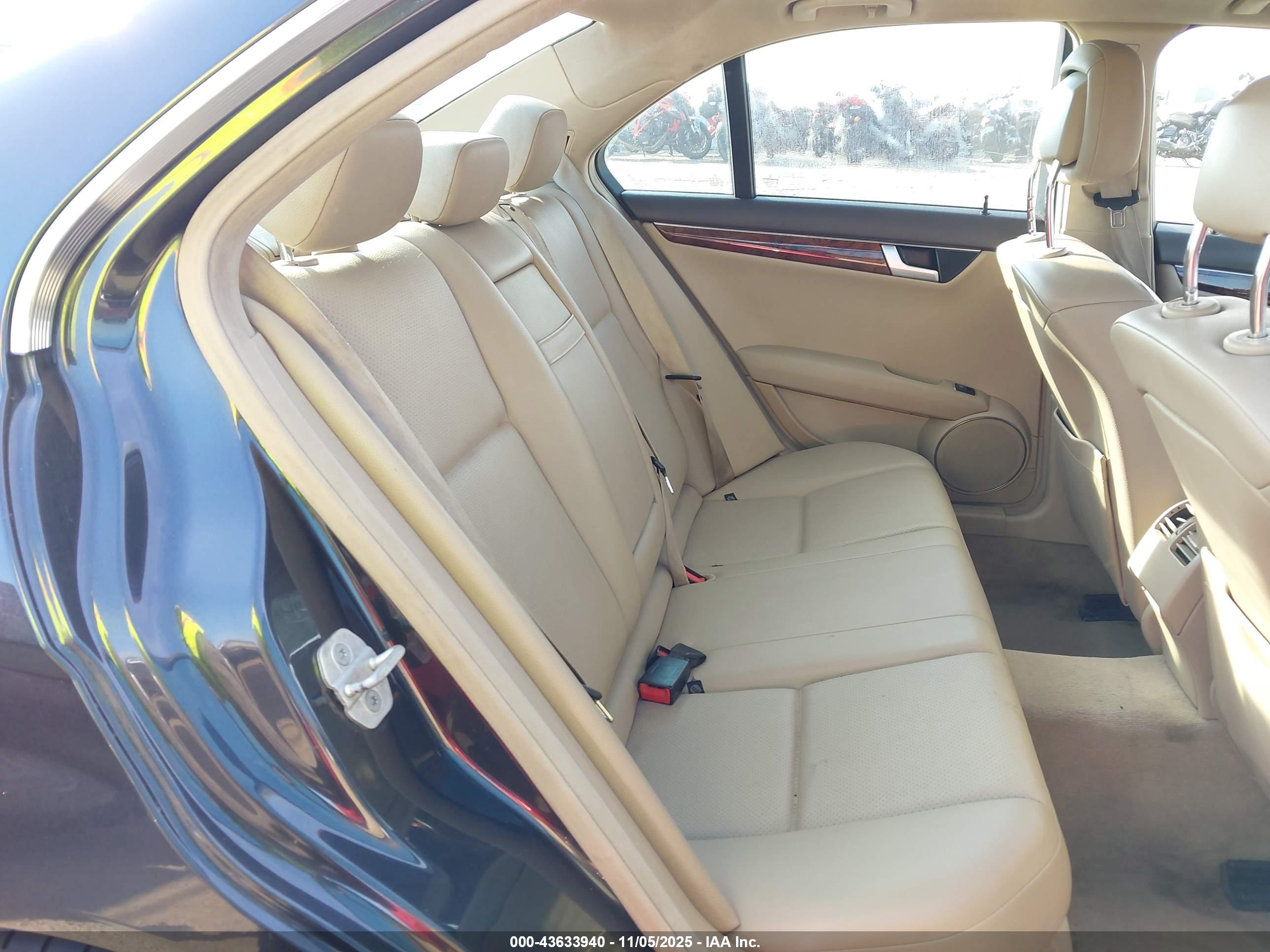 MERCEDES-BENZ C image 8