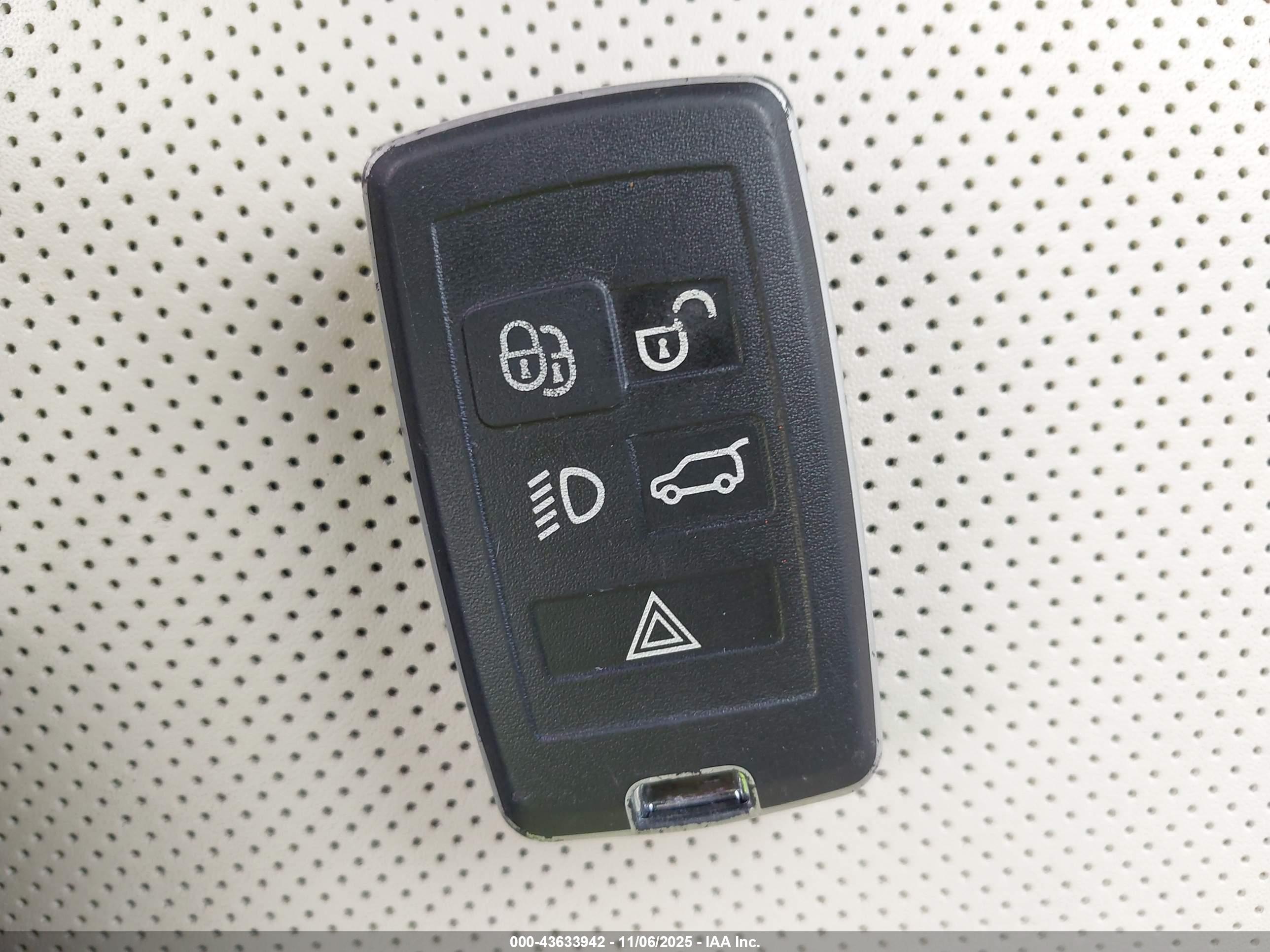 LAND ROVER image 11