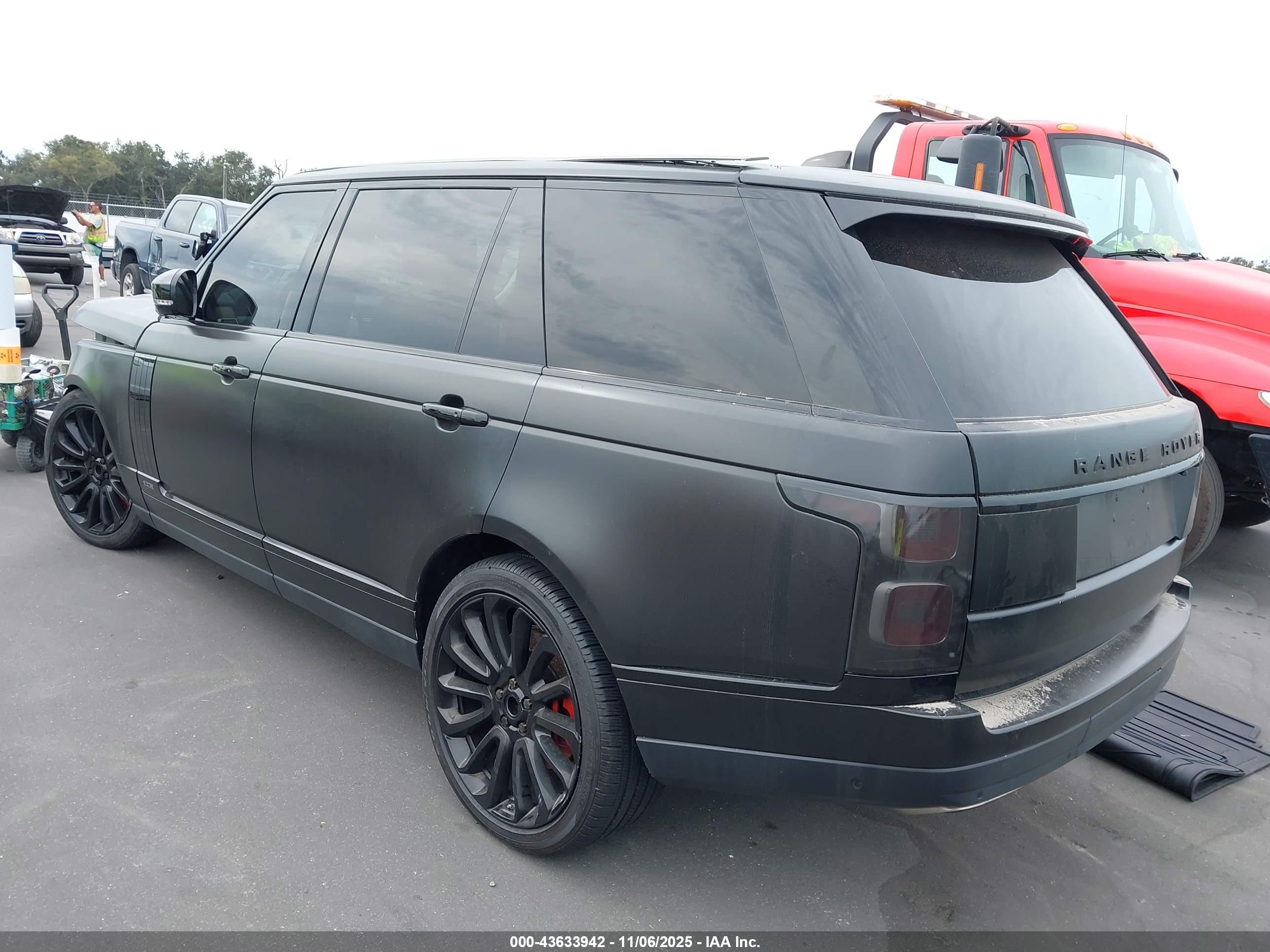 LAND ROVER image 3