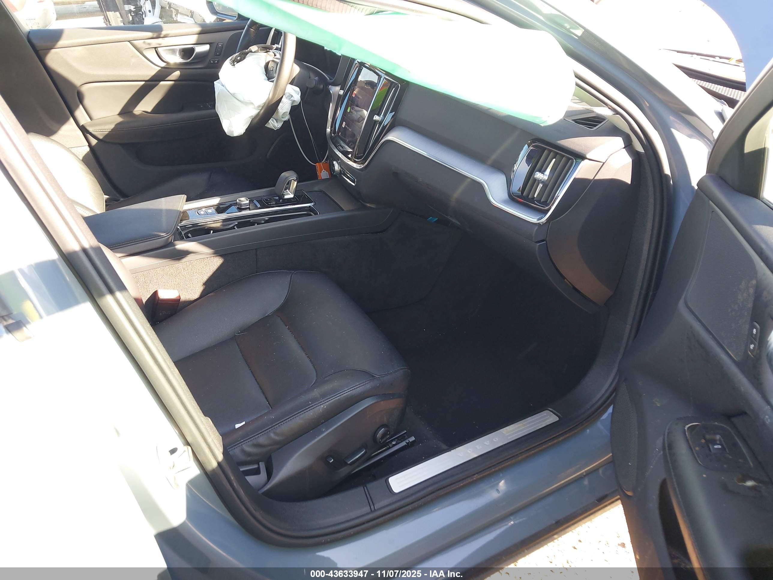 VOLVO S60 image 5
