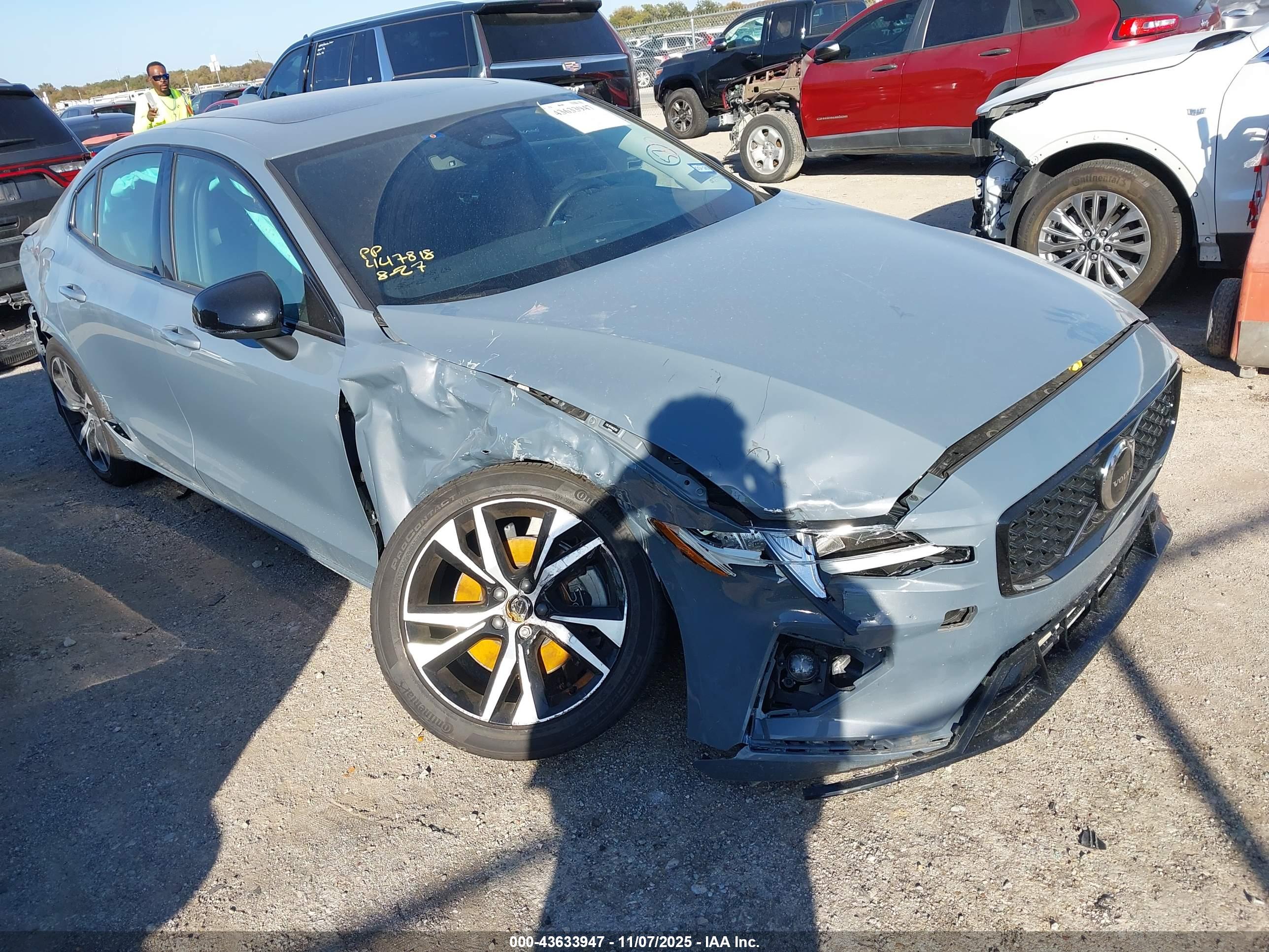 VOLVO S60 image 6