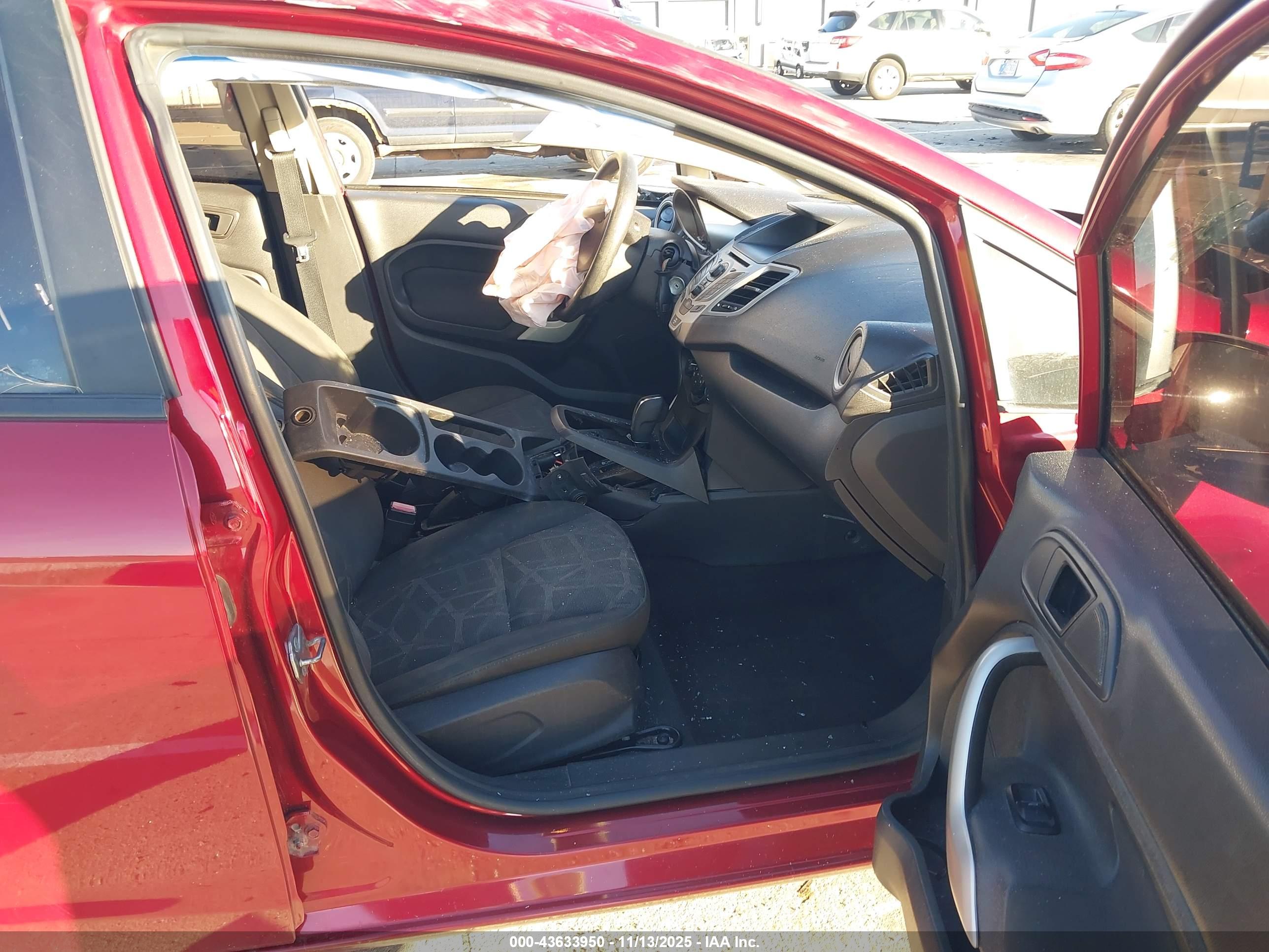 FORD FIESTA image 5