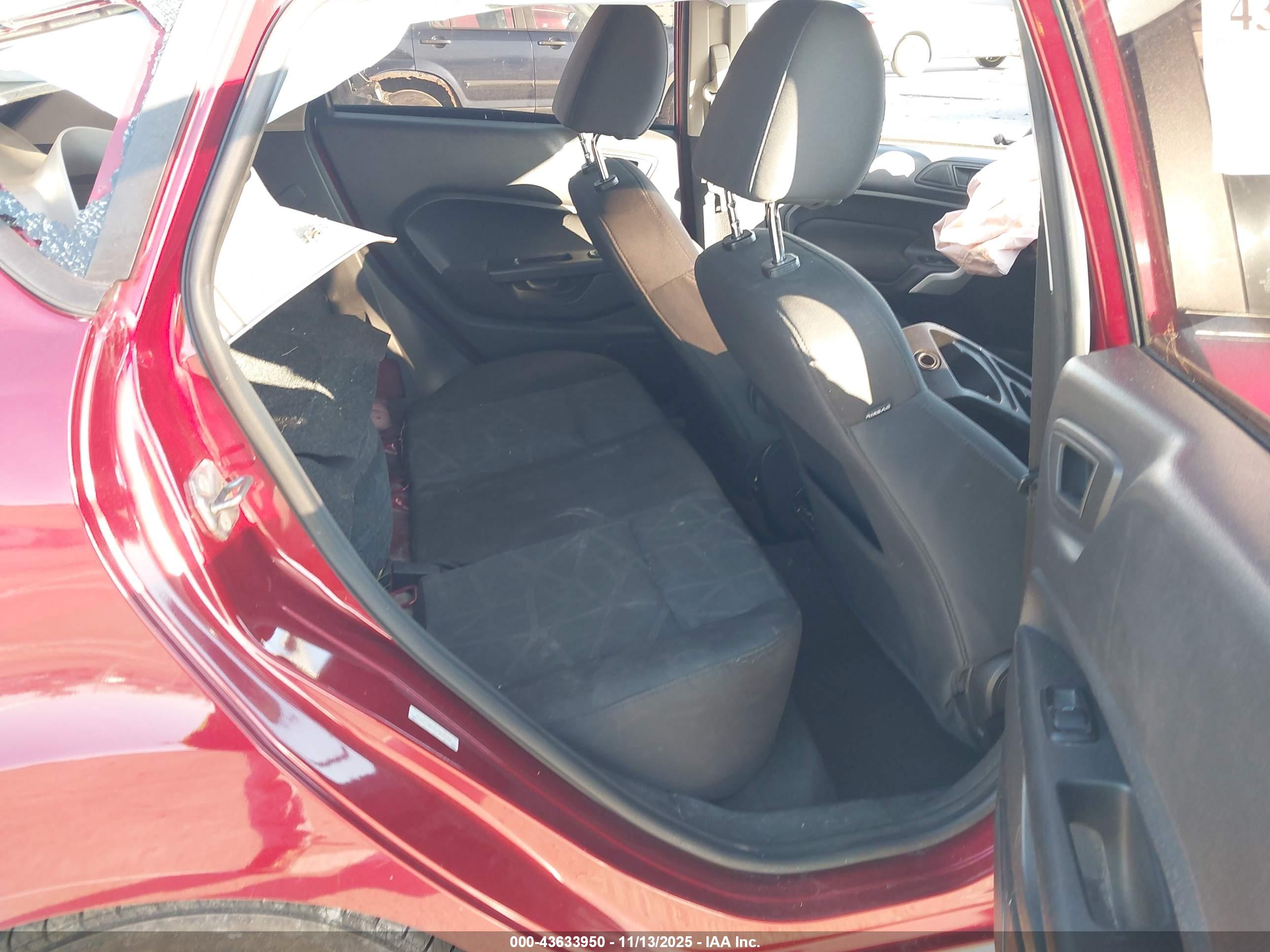 FORD FIESTA image 8