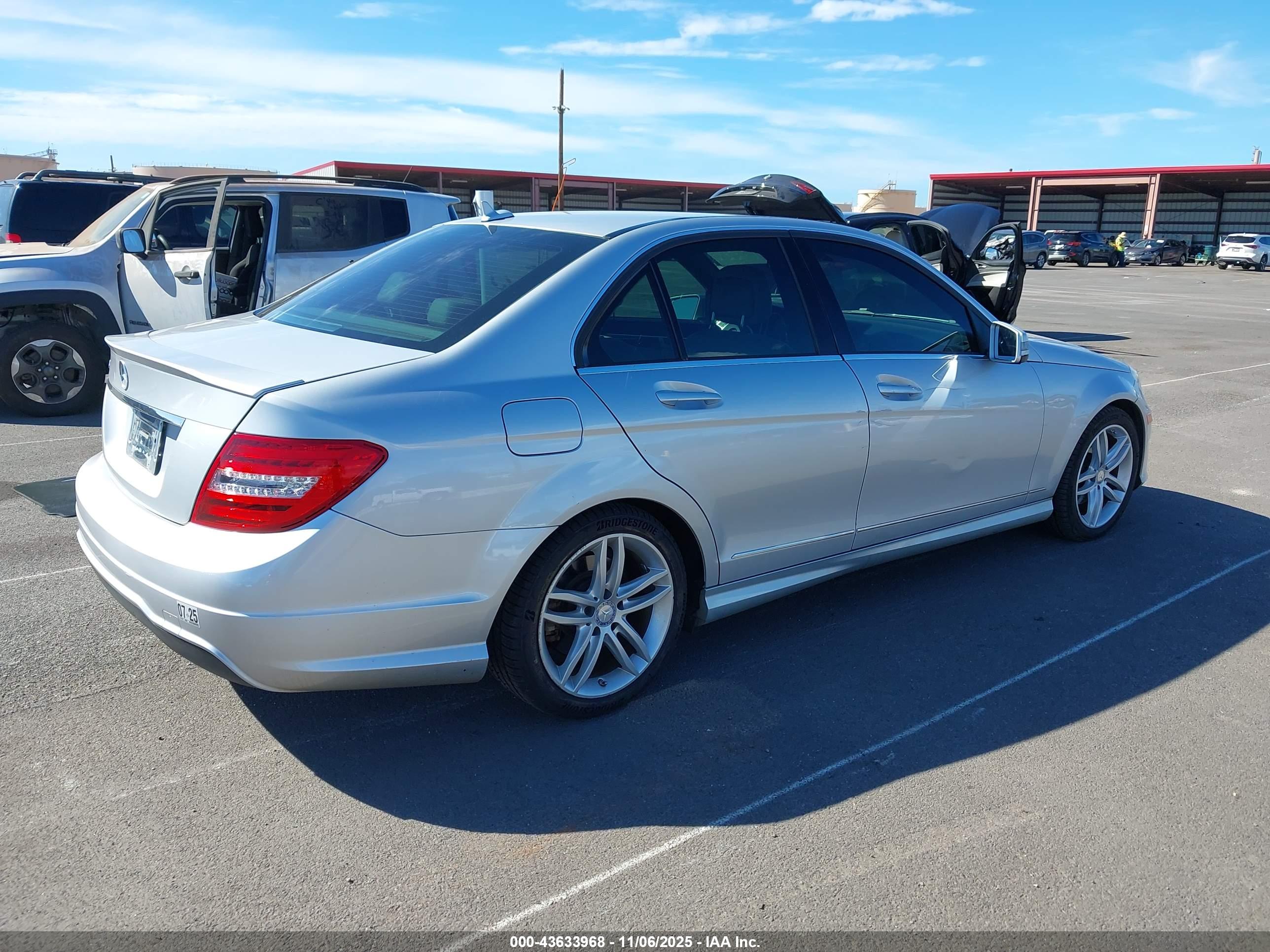 MERCEDES-BENZ C image 4