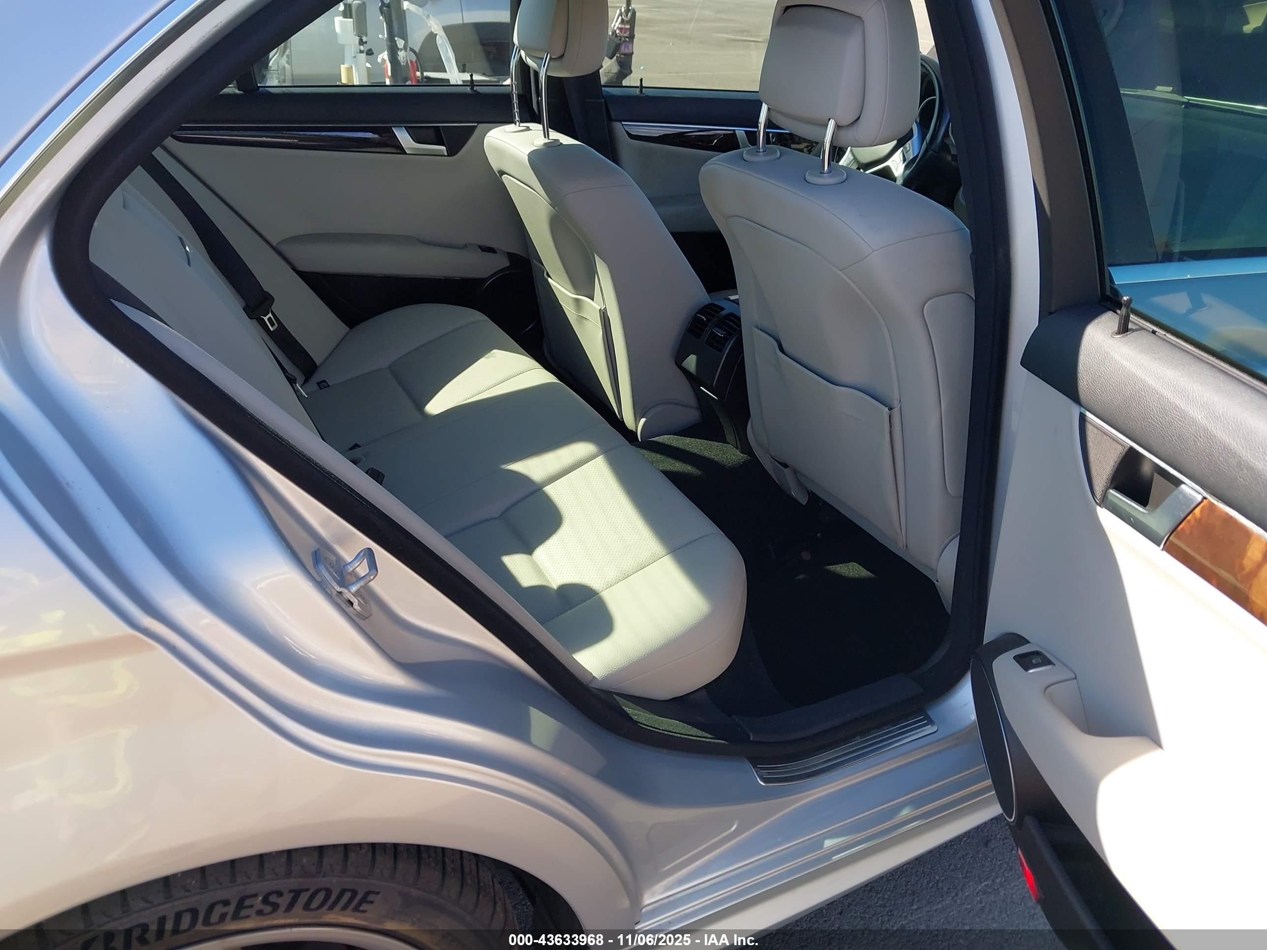 MERCEDES-BENZ C image 8