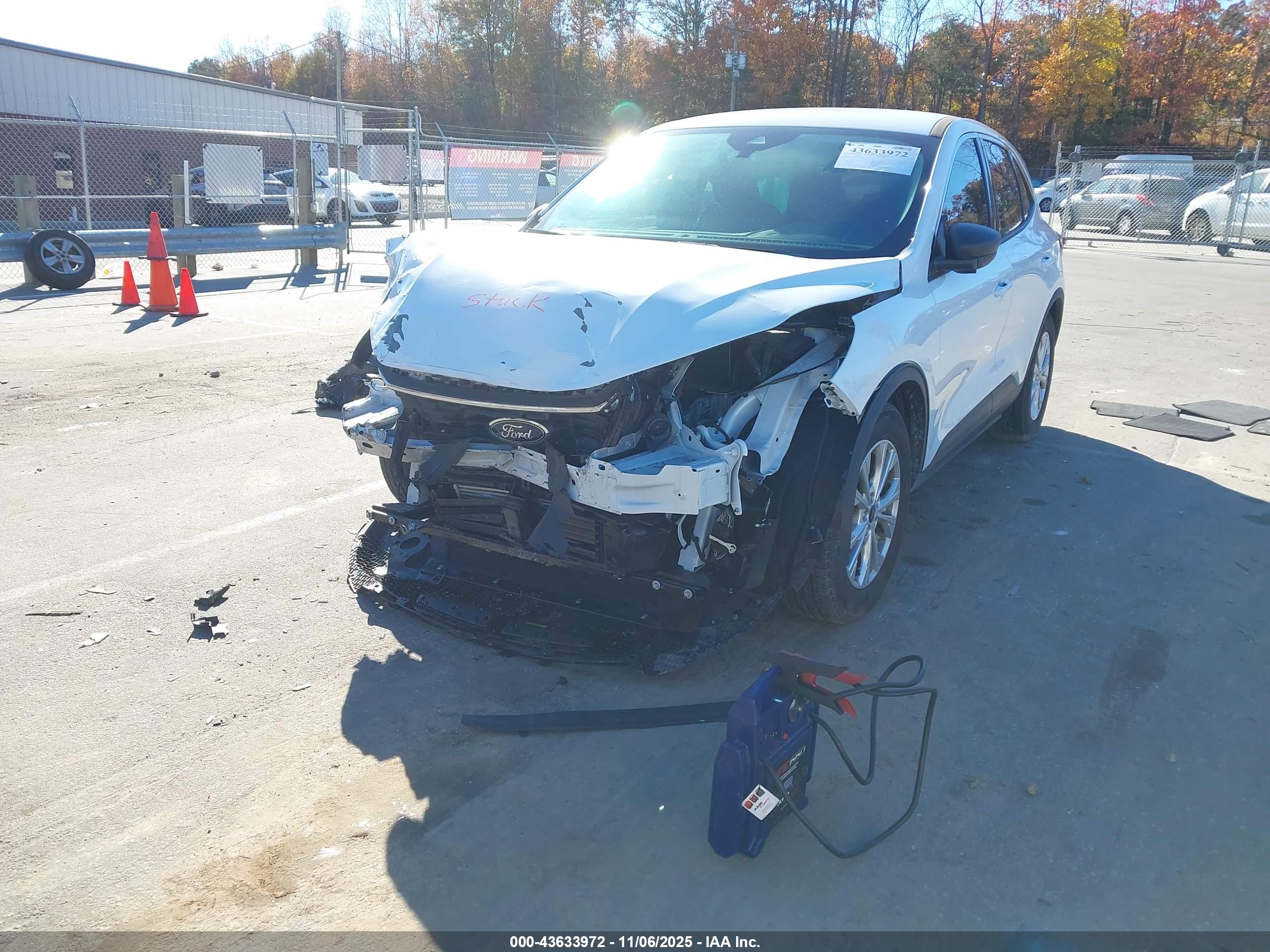 FORD ESCAPE image 2