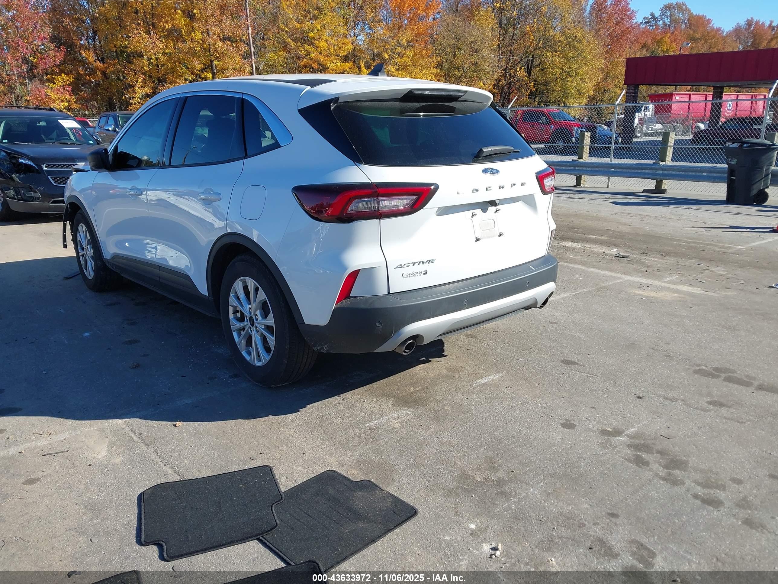 FORD ESCAPE image 3