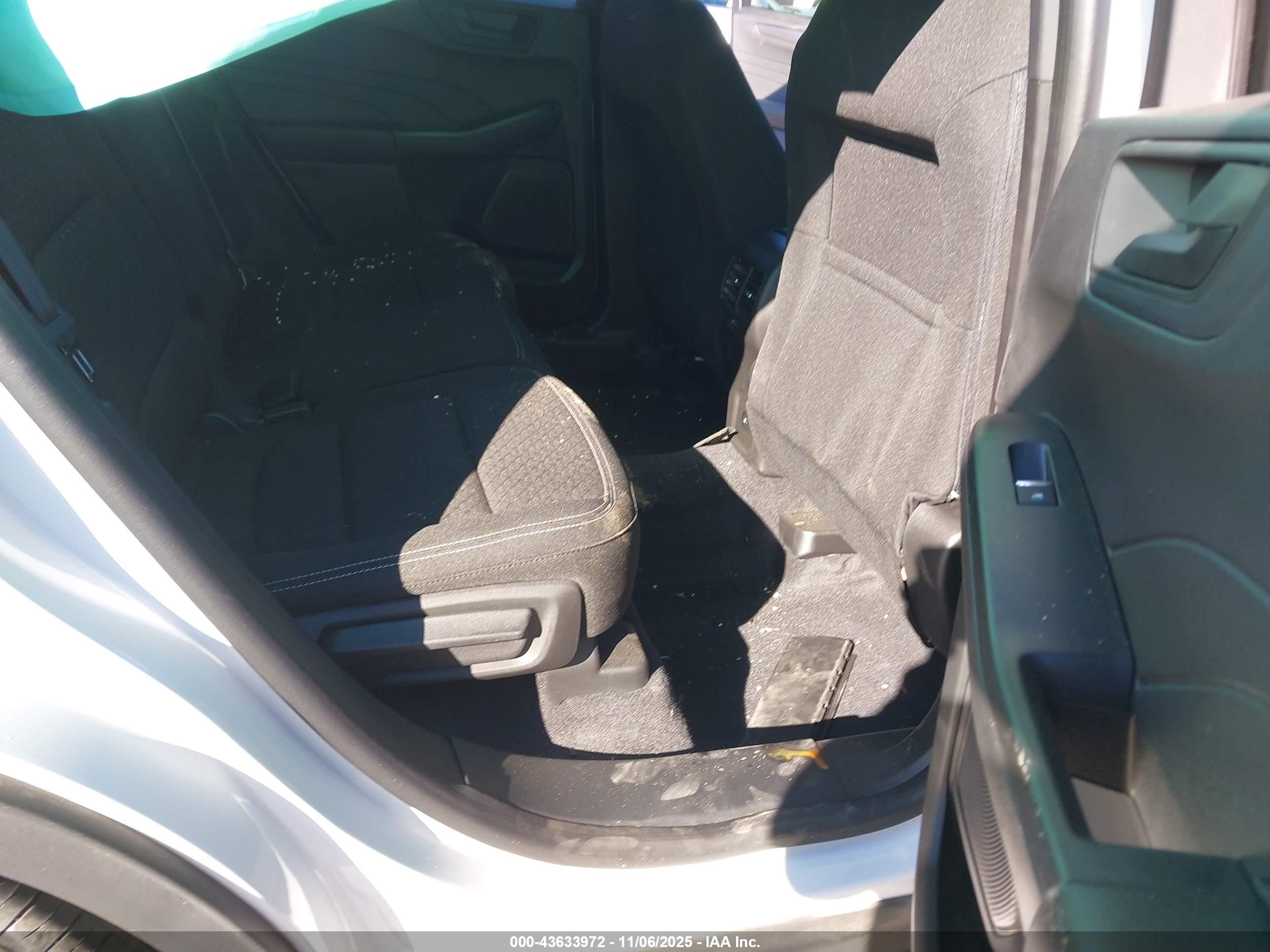 FORD ESCAPE image 8